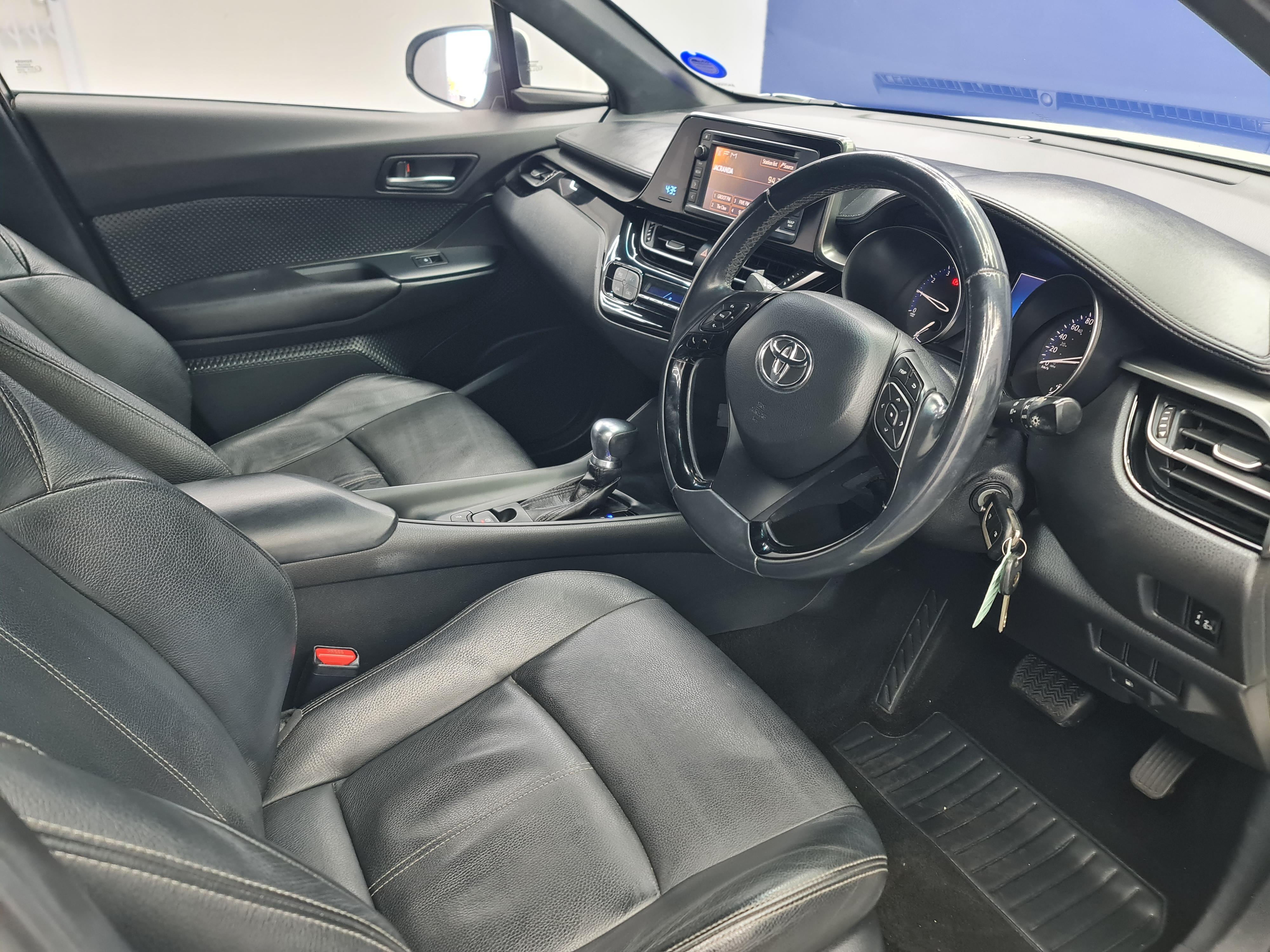 TOYOTA C-HR 1.2T PLUS CVT - 11