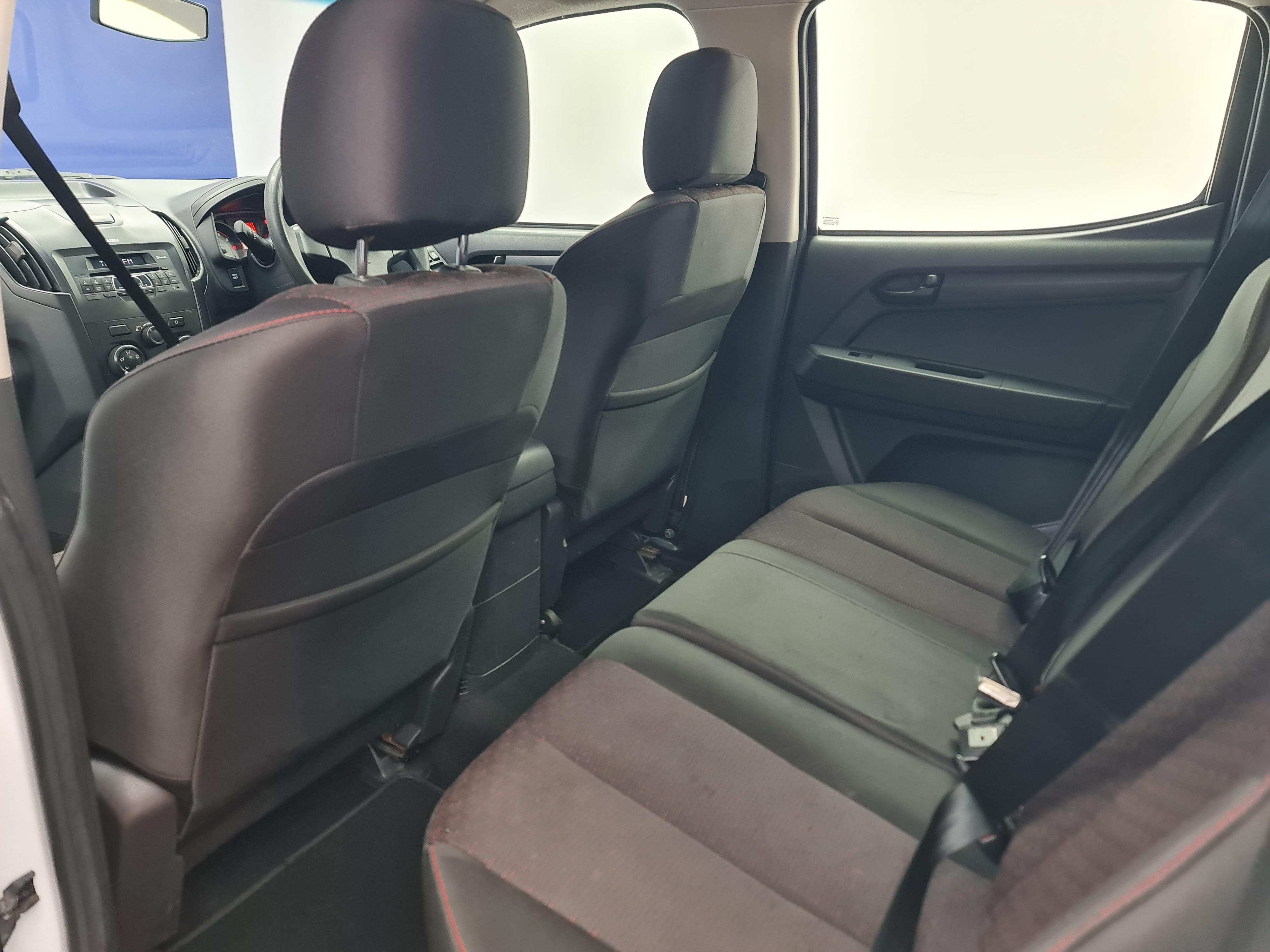 ISUZU D-MAX 250 HO HI-RIDE 4X4 D/C P/U - 16