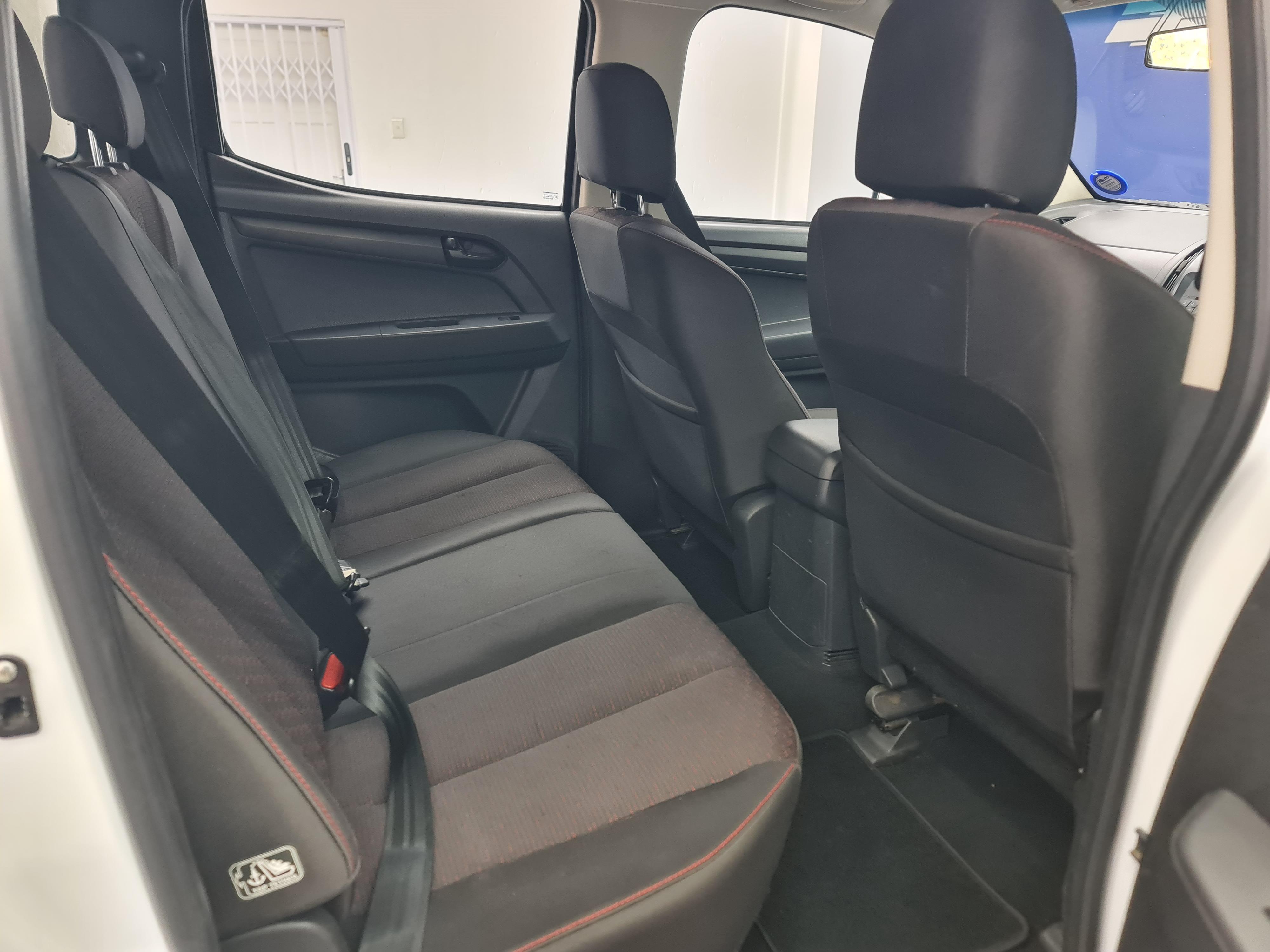 ISUZU D-MAX 250 HO HI-RIDE 4X4 D/C P/U - 14