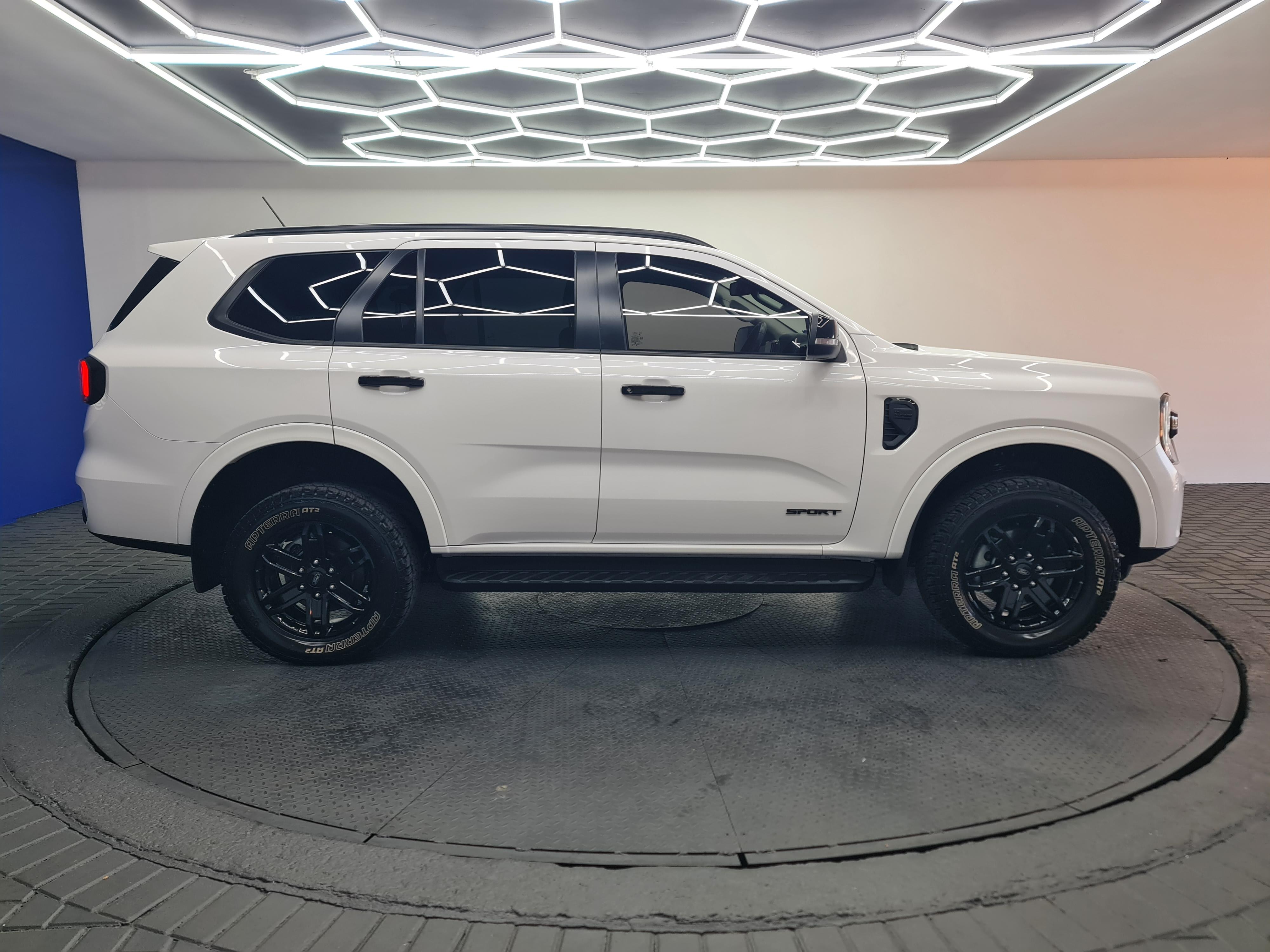 FORD EVEREST 2.0D BI-TURBO SPORT 4X4 A/T - 6