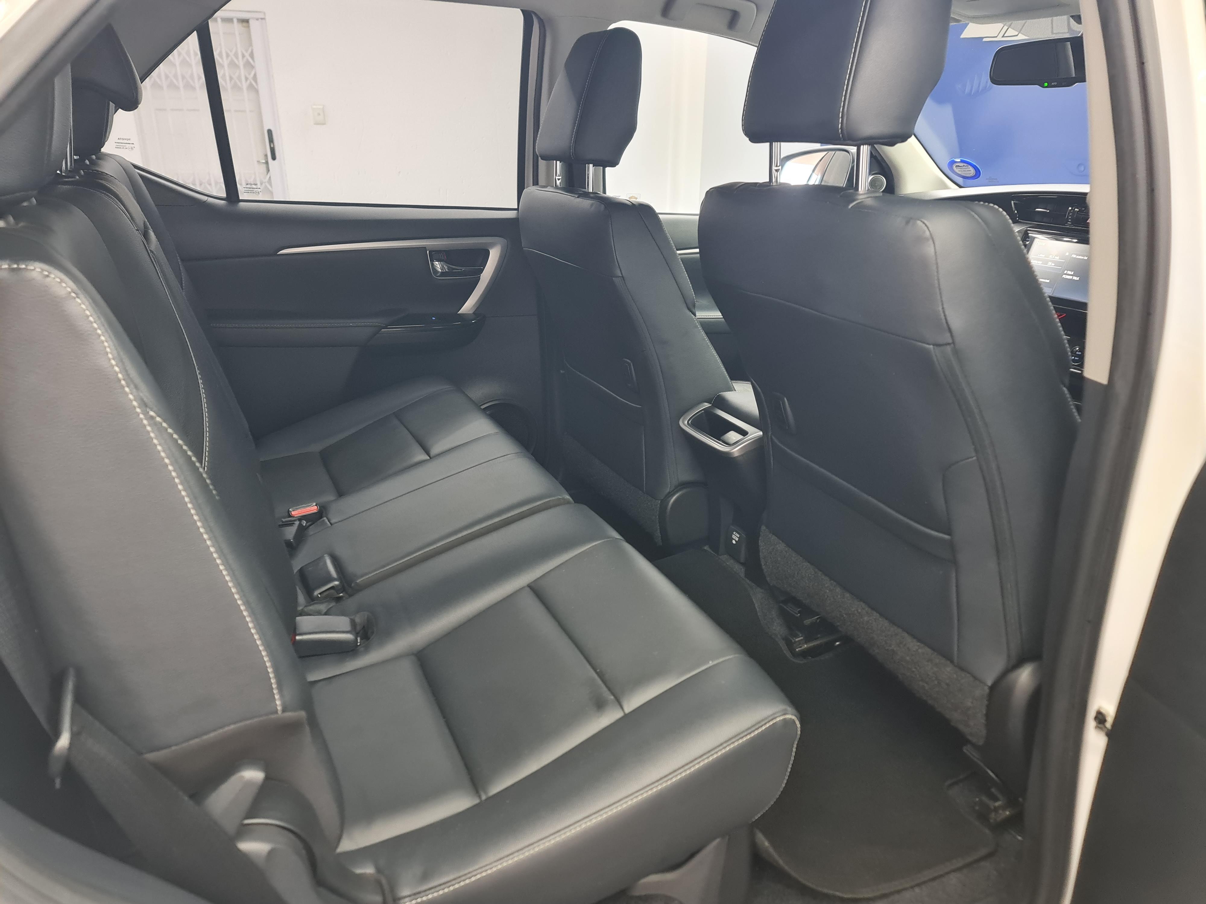 TOYOTA FORTUNER 2.8GD-6 R/B A/T - 14