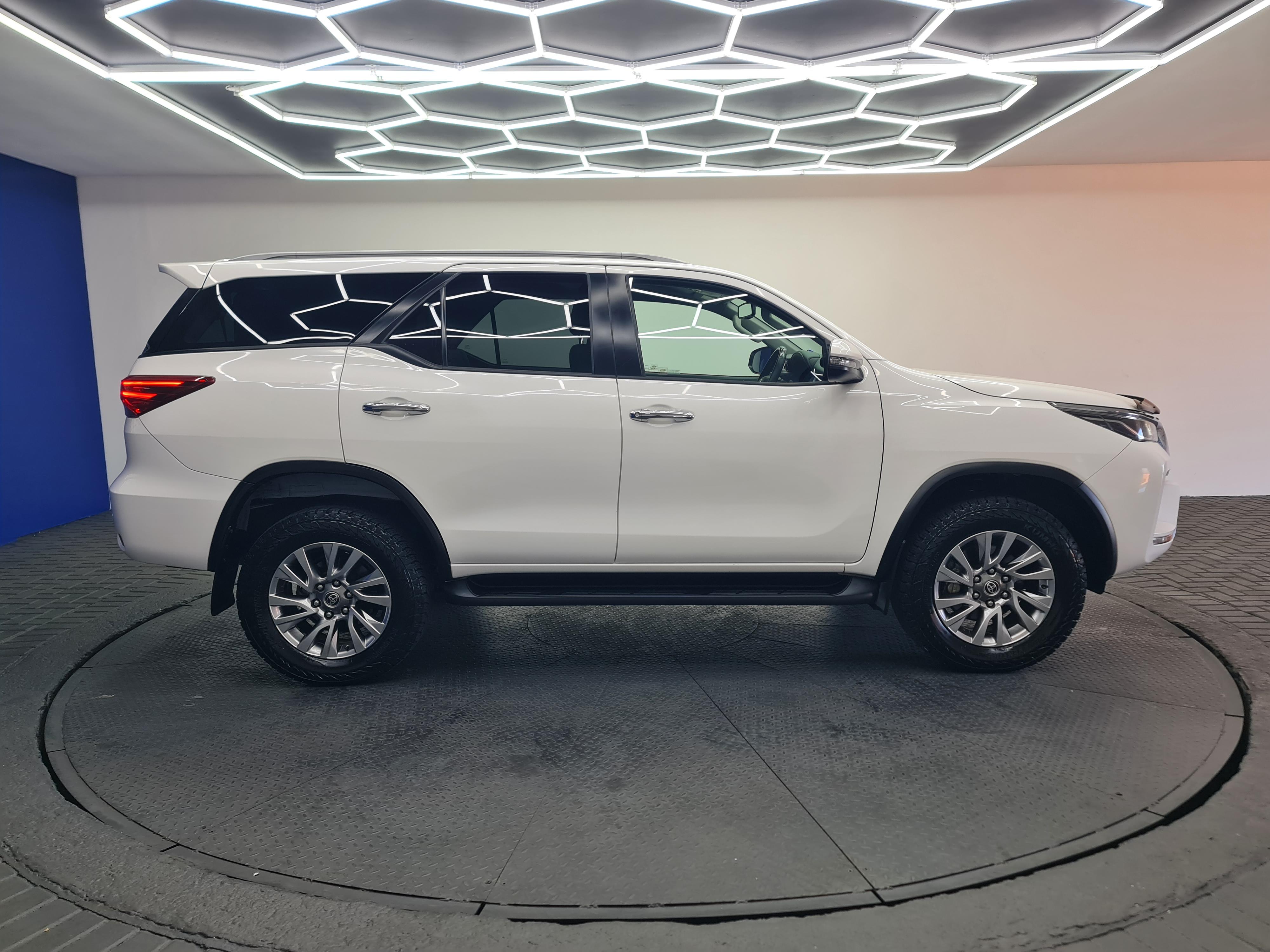 TOYOTA FORTUNER 2.8GD-6 R/B A/T - 6