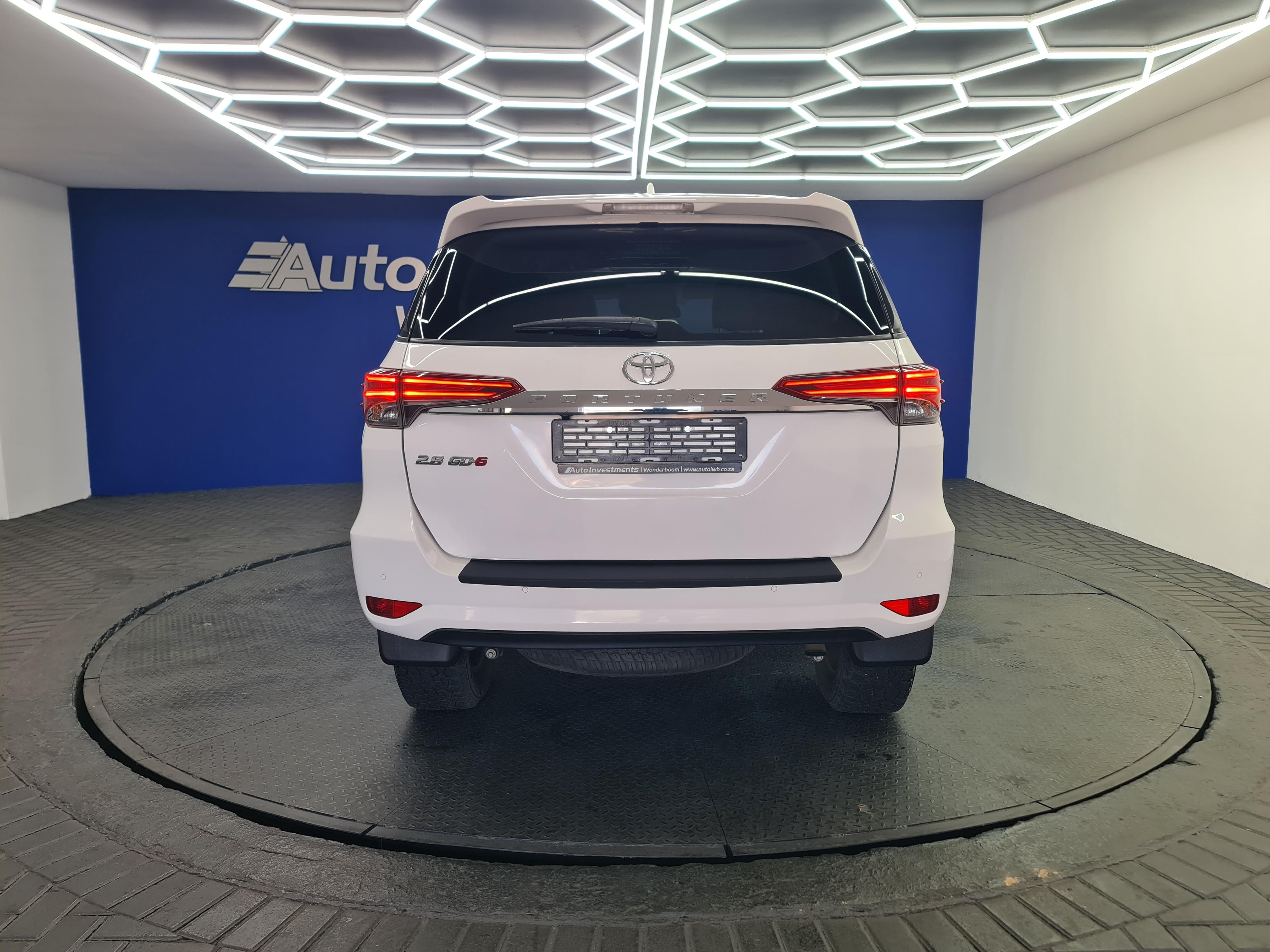 TOYOTA FORTUNER 2.8GD-6 R/B A/T - 9