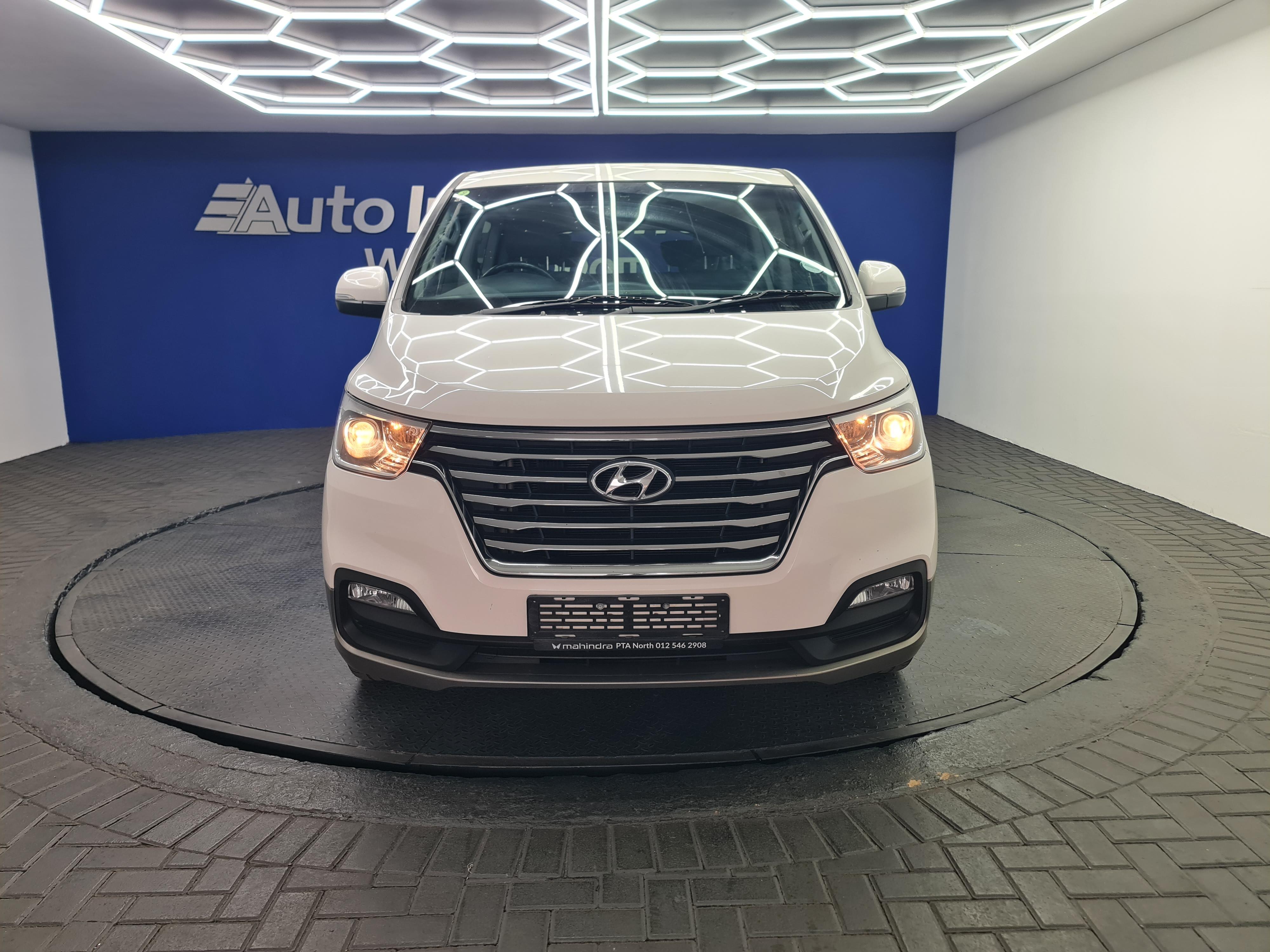 HYUNDAI H-1 2.5 CRDI A/T/ 2.5 ELITE A/T - 4