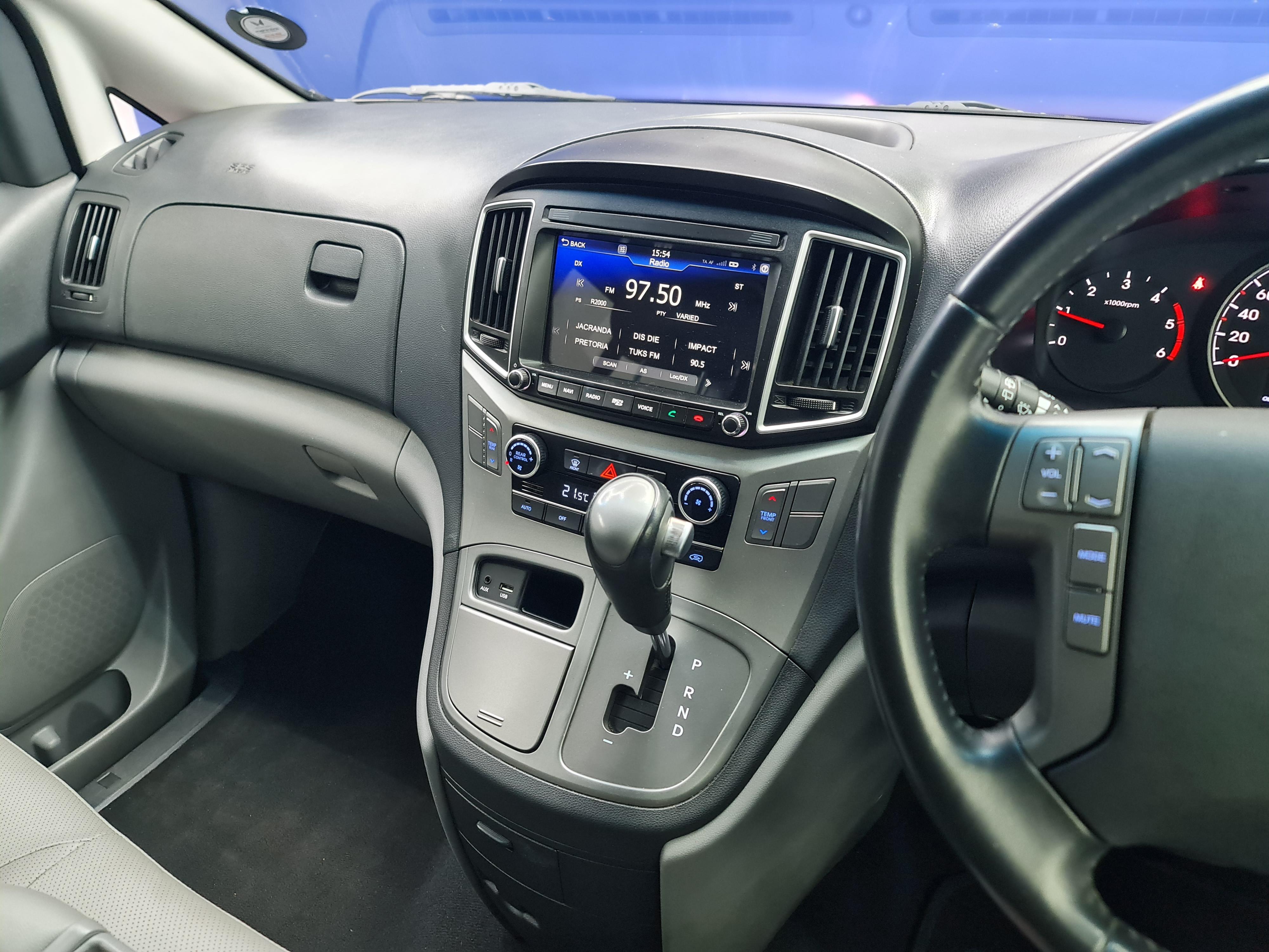 HYUNDAI H-1 2.5 CRDI A/T/ 2.5 ELITE A/T - 13