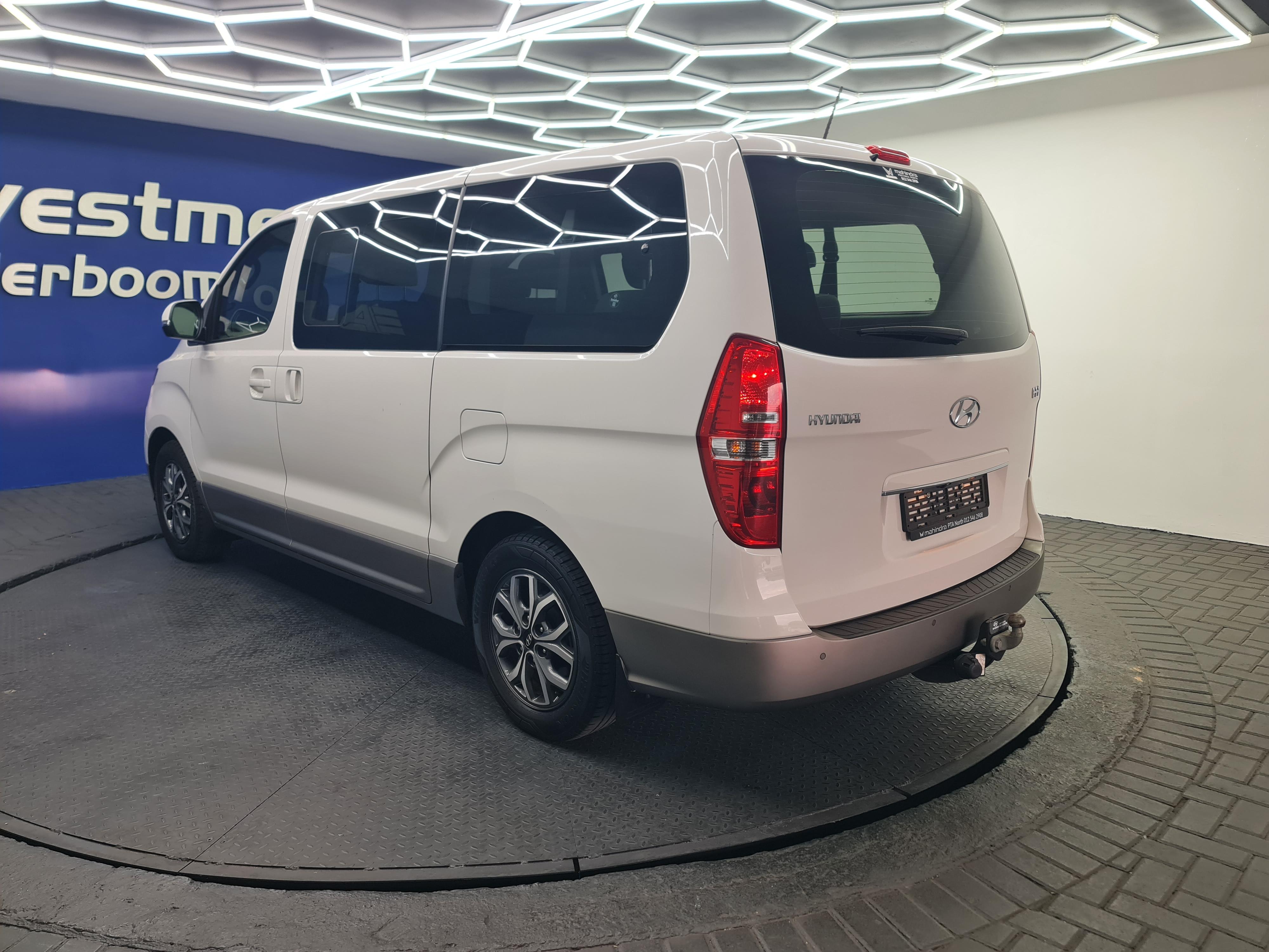 HYUNDAI H-1 2.5 CRDI A/T/ 2.5 ELITE A/T - 8