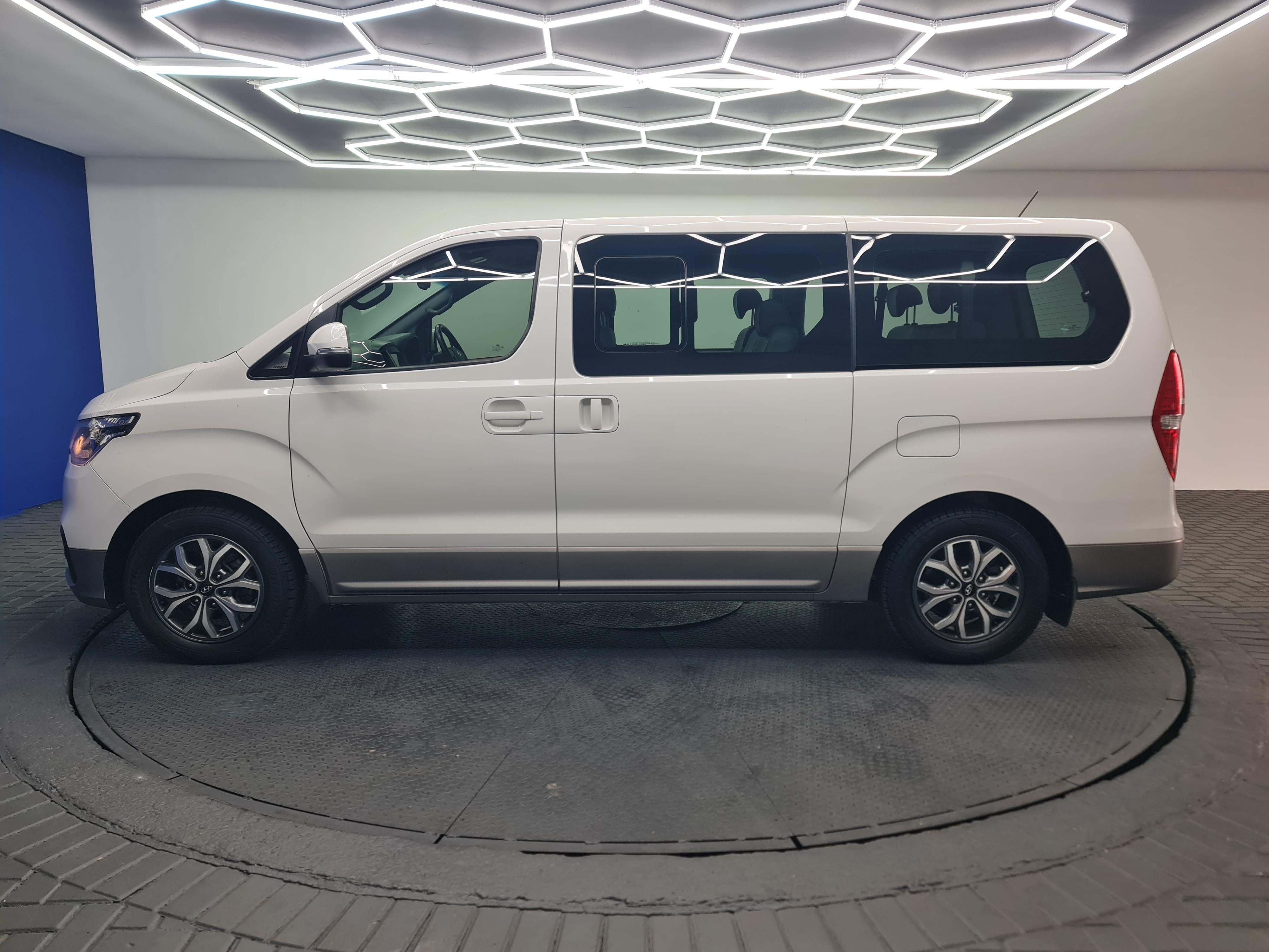 HYUNDAI H-1 2.5 CRDI A/T/ 2.5 ELITE A/T - 7