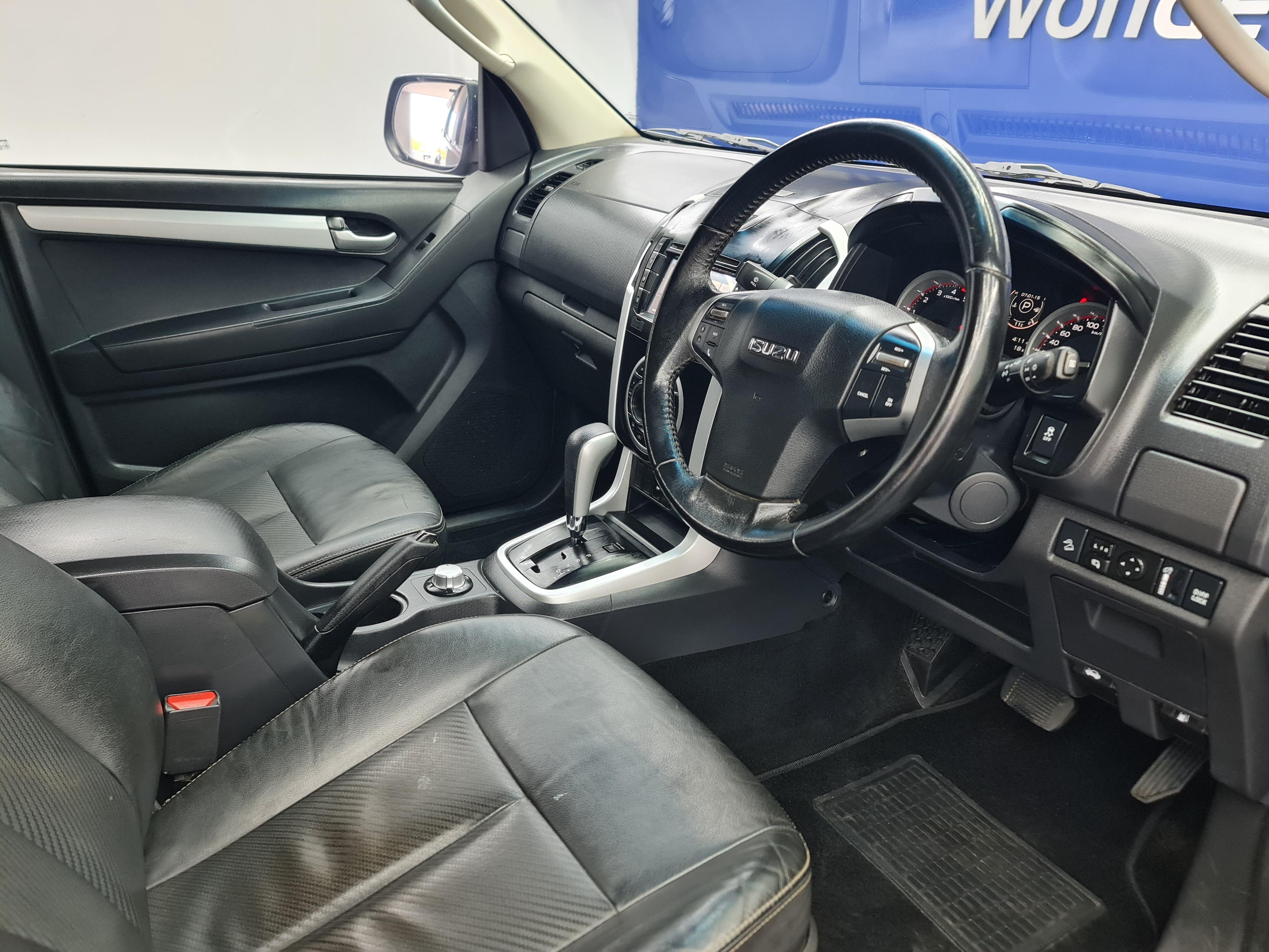 ISUZU KB 300 D-TEQ LX A/T 4X4 P/U D/C - 11