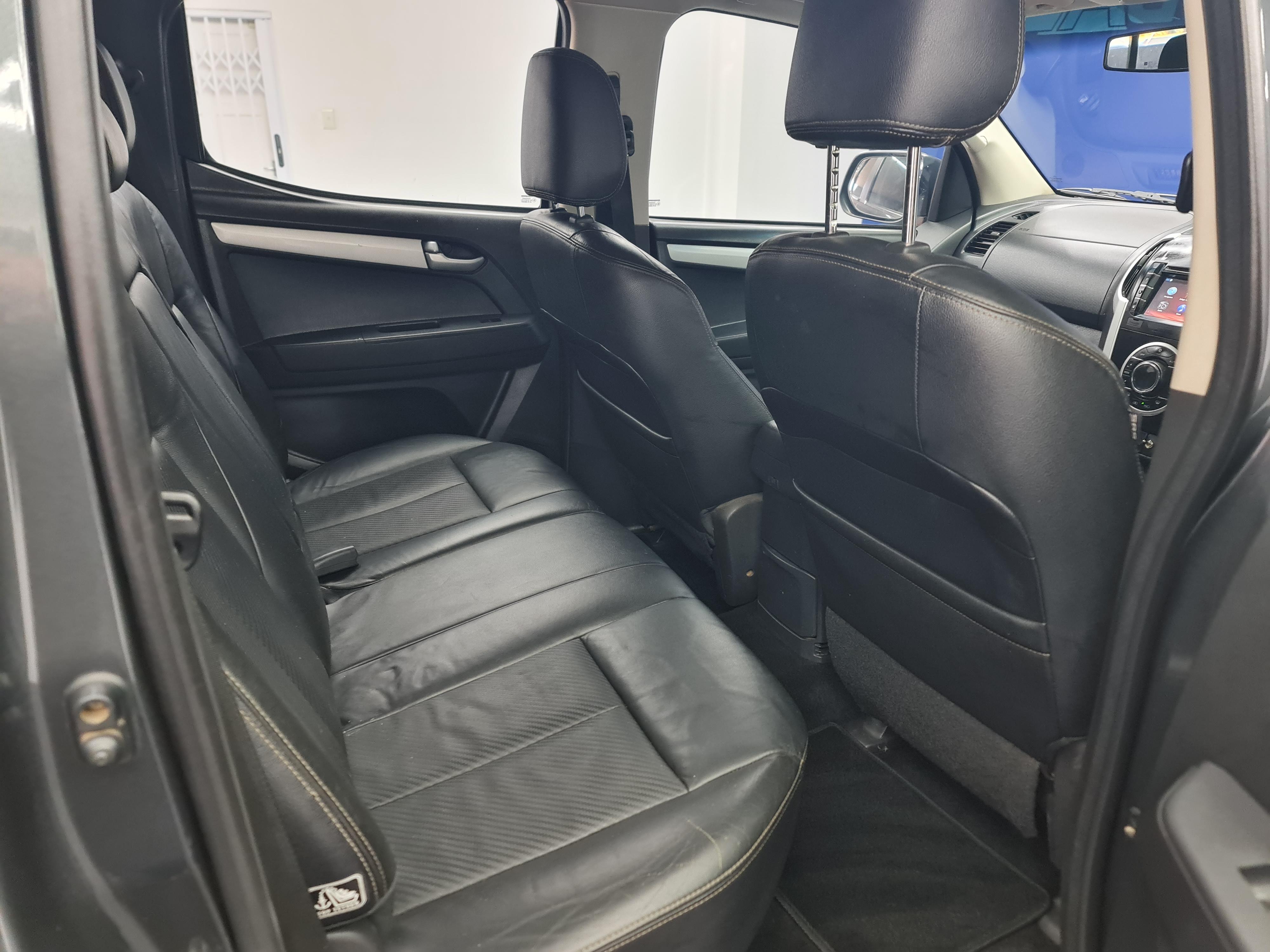 ISUZU KB 300 D-TEQ LX A/T 4X4 P/U D/C - 14