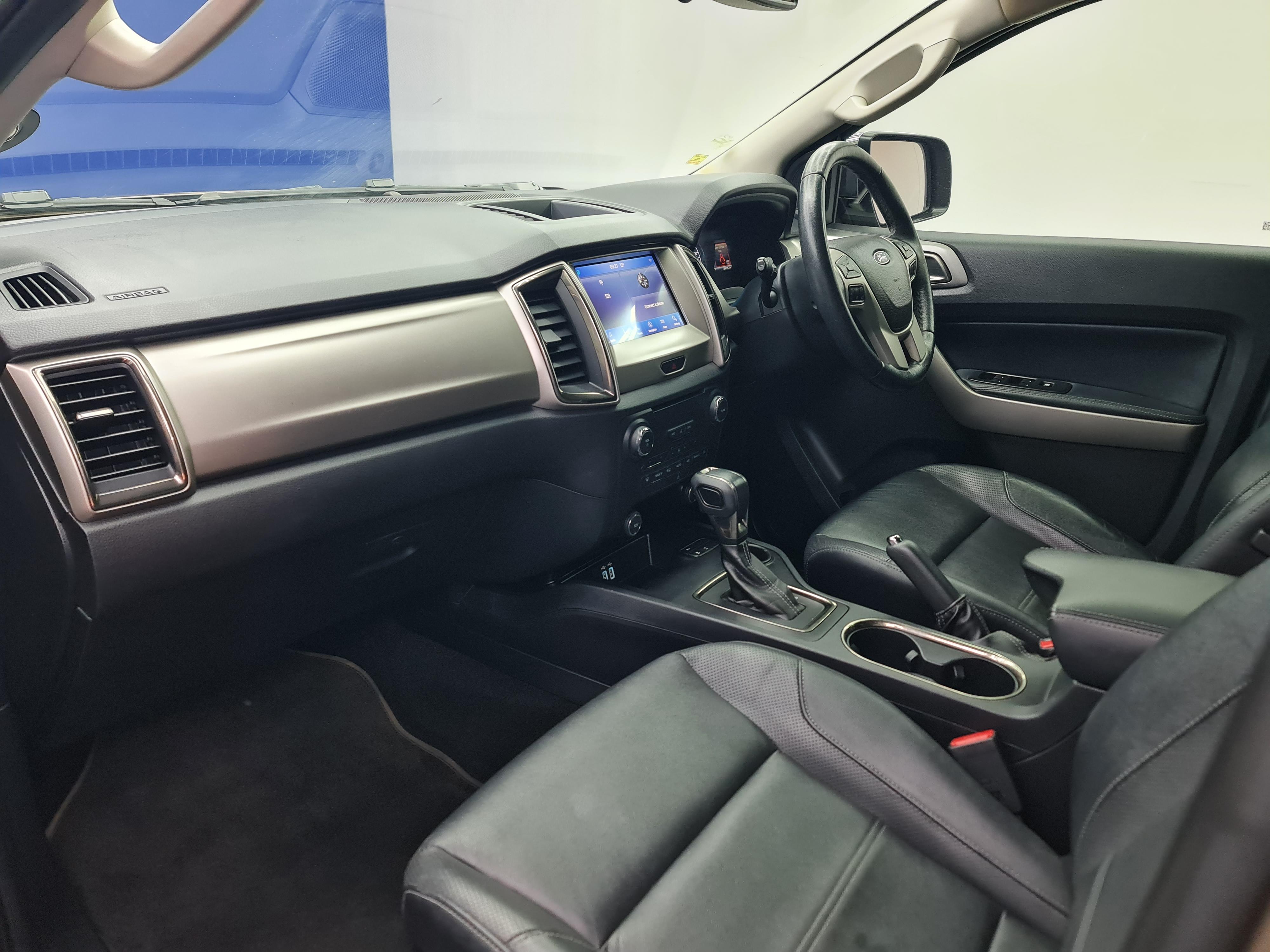 FORD EVEREST 2.0D XLT A/T - 17