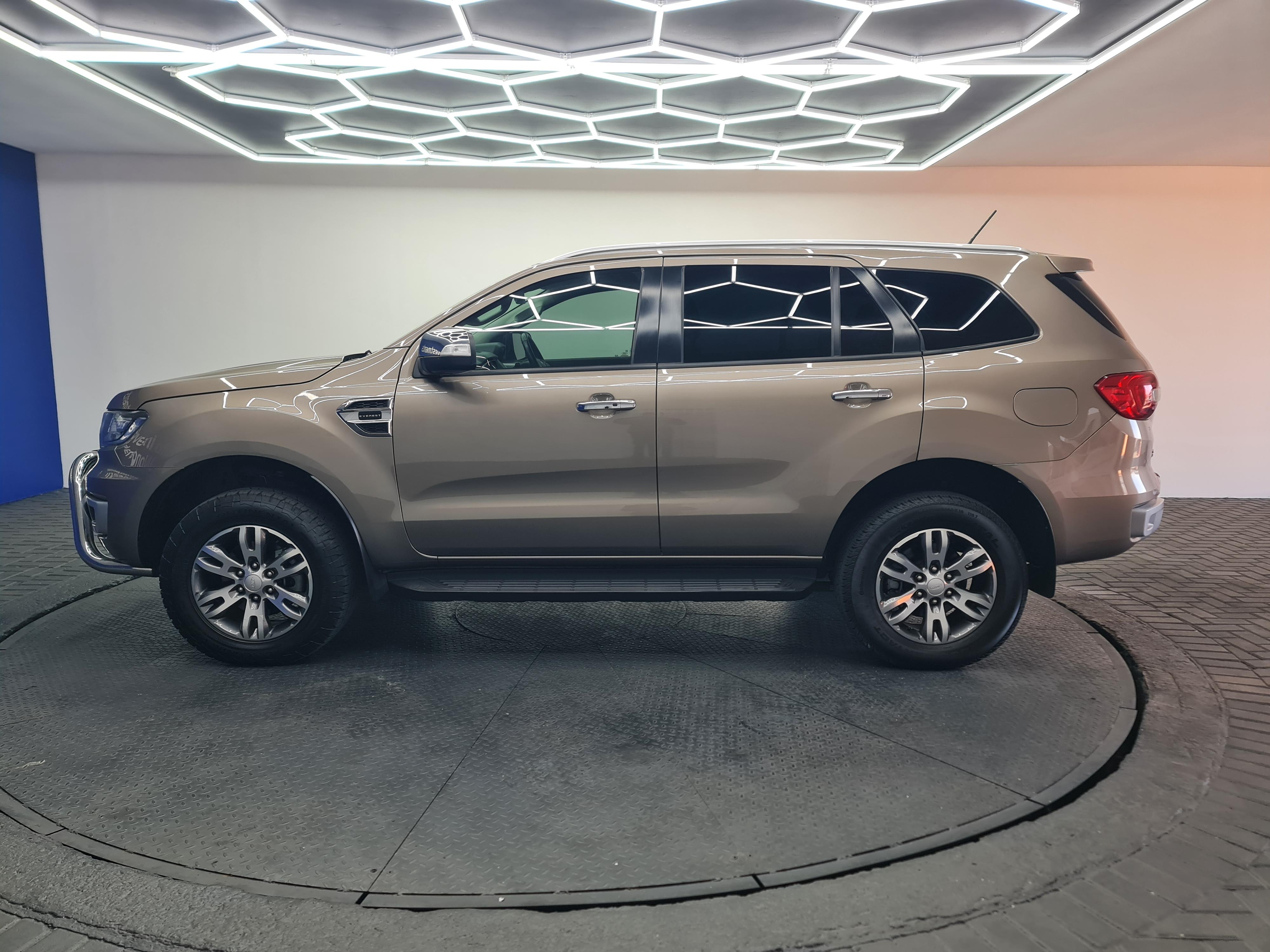FORD EVEREST 2.0D XLT A/T - 7