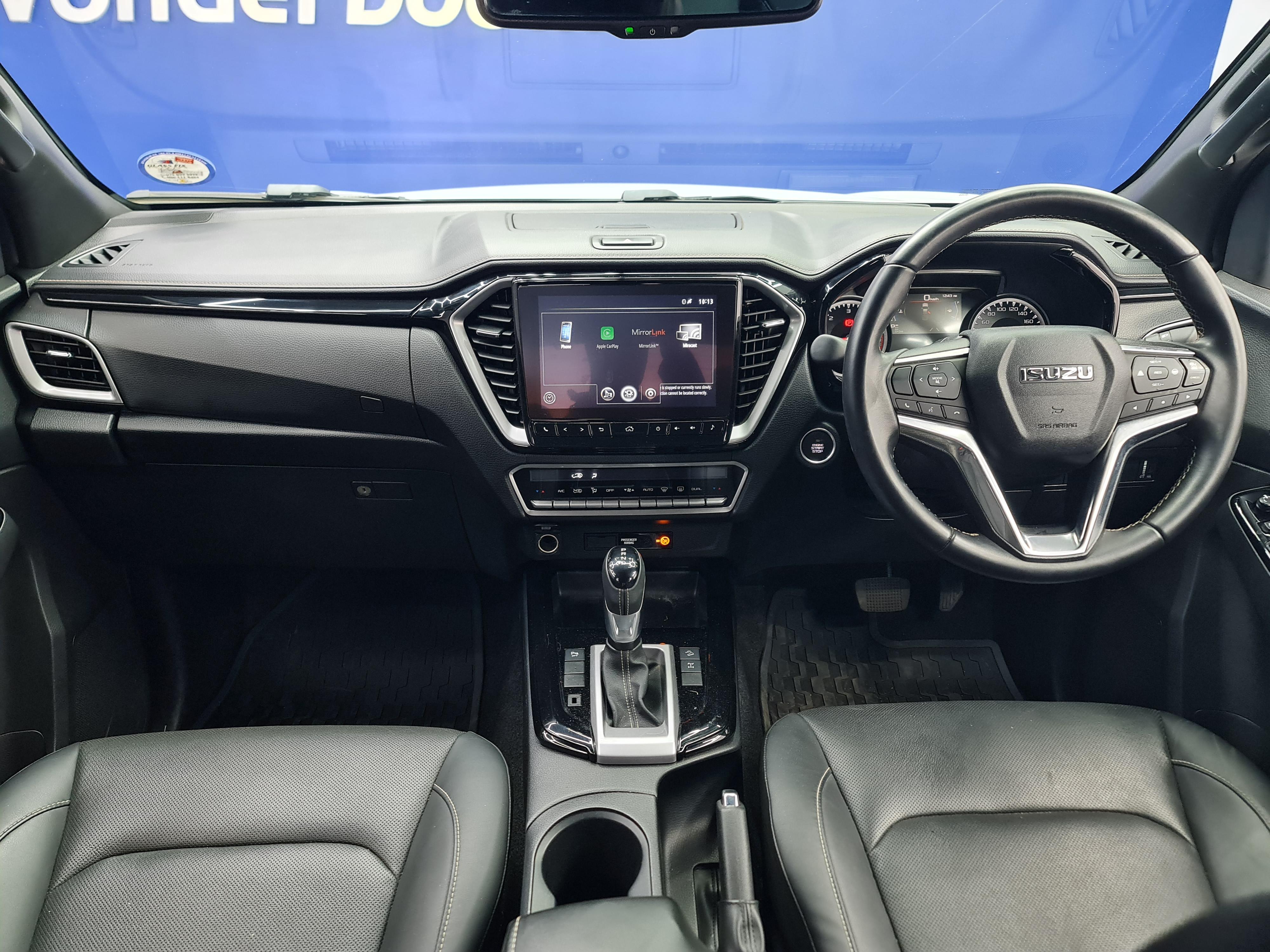 ISUZU D-MAX 3.0 DDI V-CROSS HR A/T D/C P/U - 15