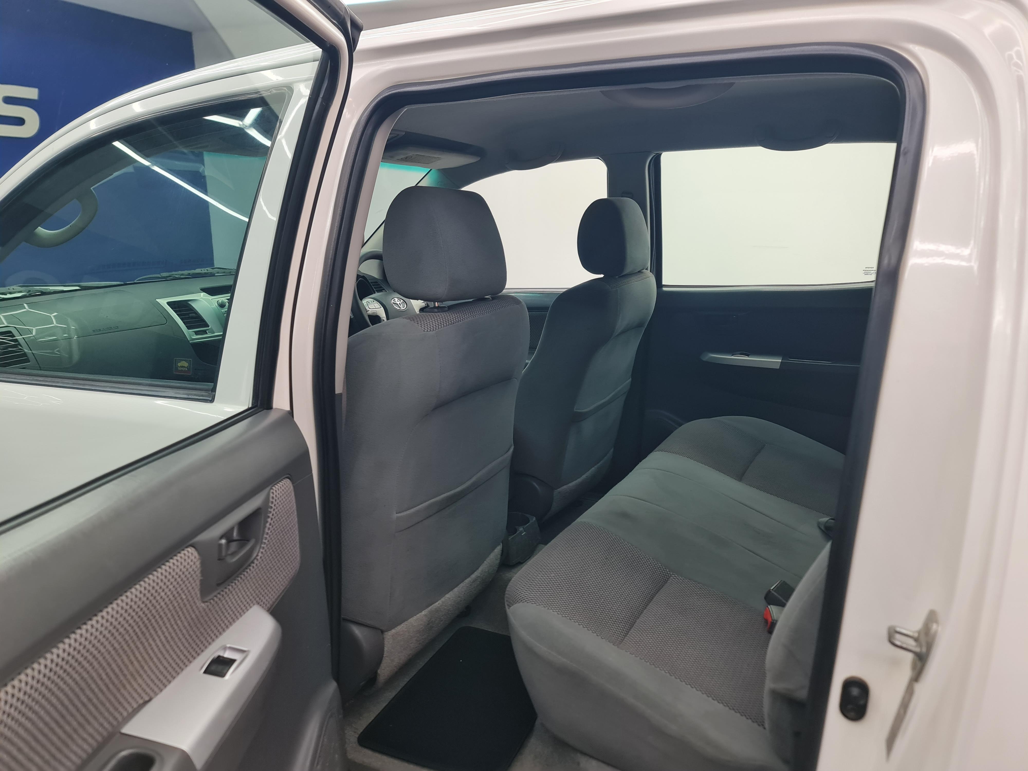 TOYOTA HI-LUX HILUX 3.0 D-4D RAIDER 4X4 P/U D/C - 16
