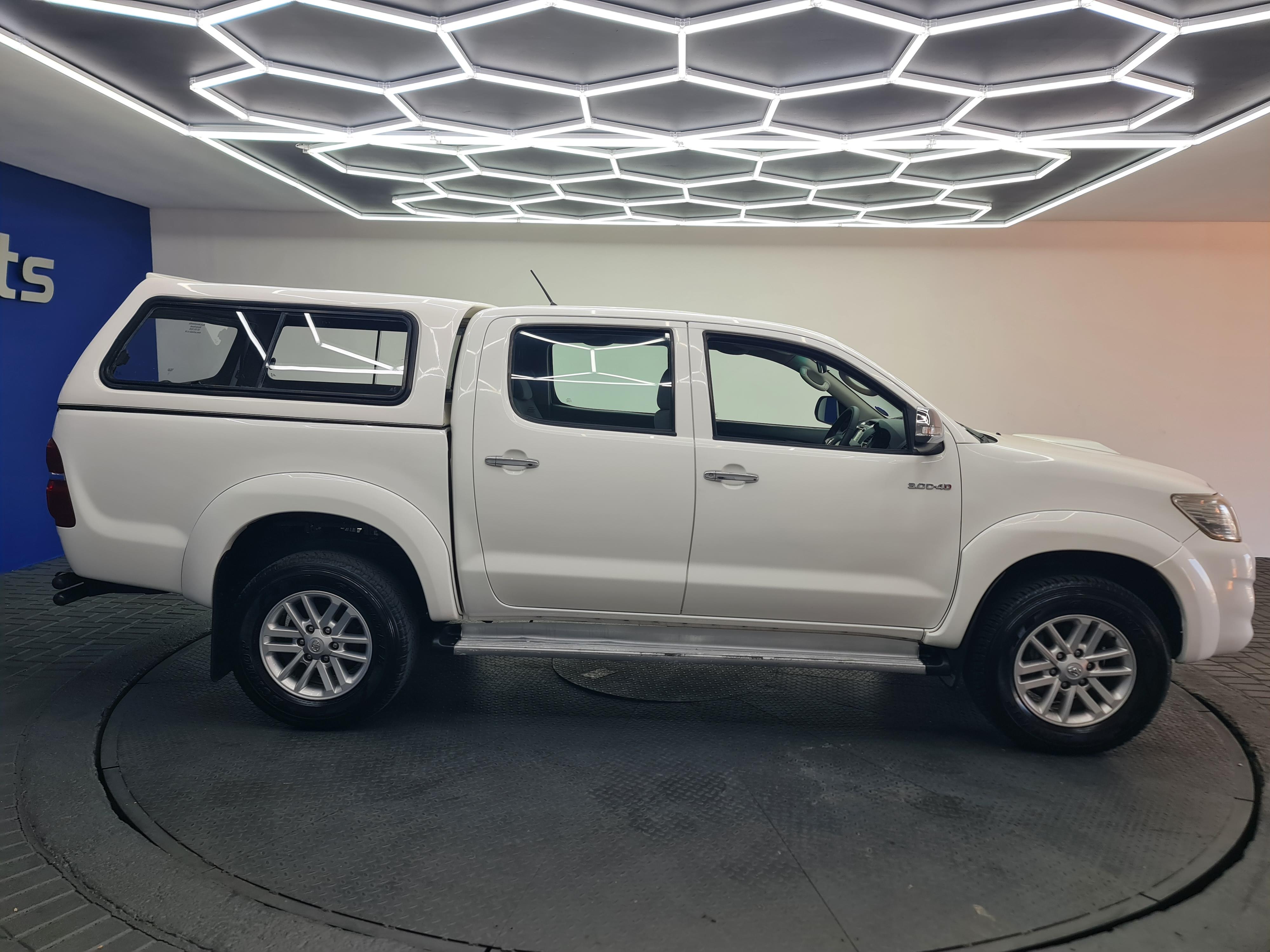TOYOTA HI-LUX HILUX 3.0 D-4D RAIDER 4X4 P/U D/C - 6