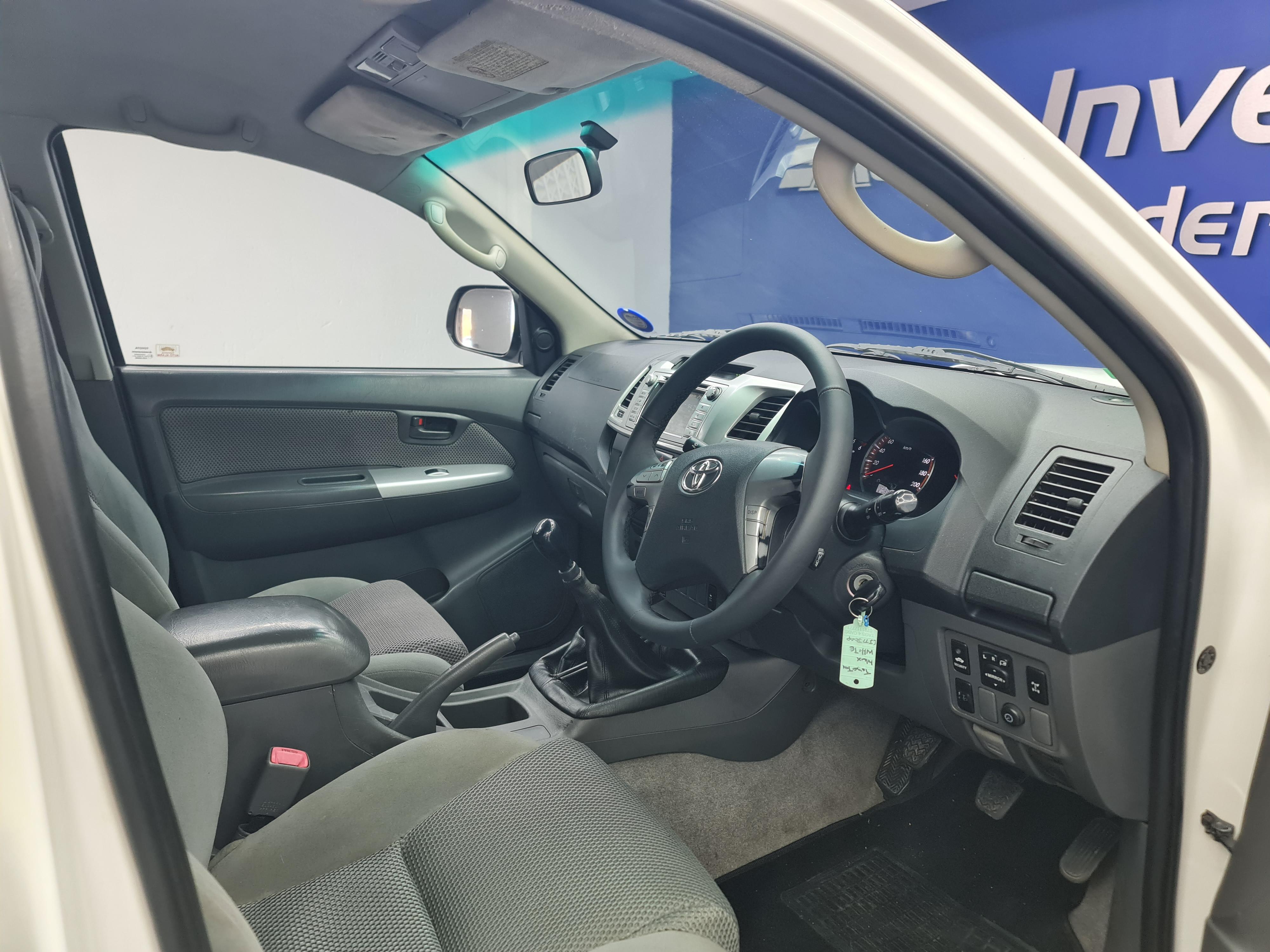 TOYOTA HI-LUX HILUX 3.0 D-4D RAIDER 4X4 P/U D/C - 11