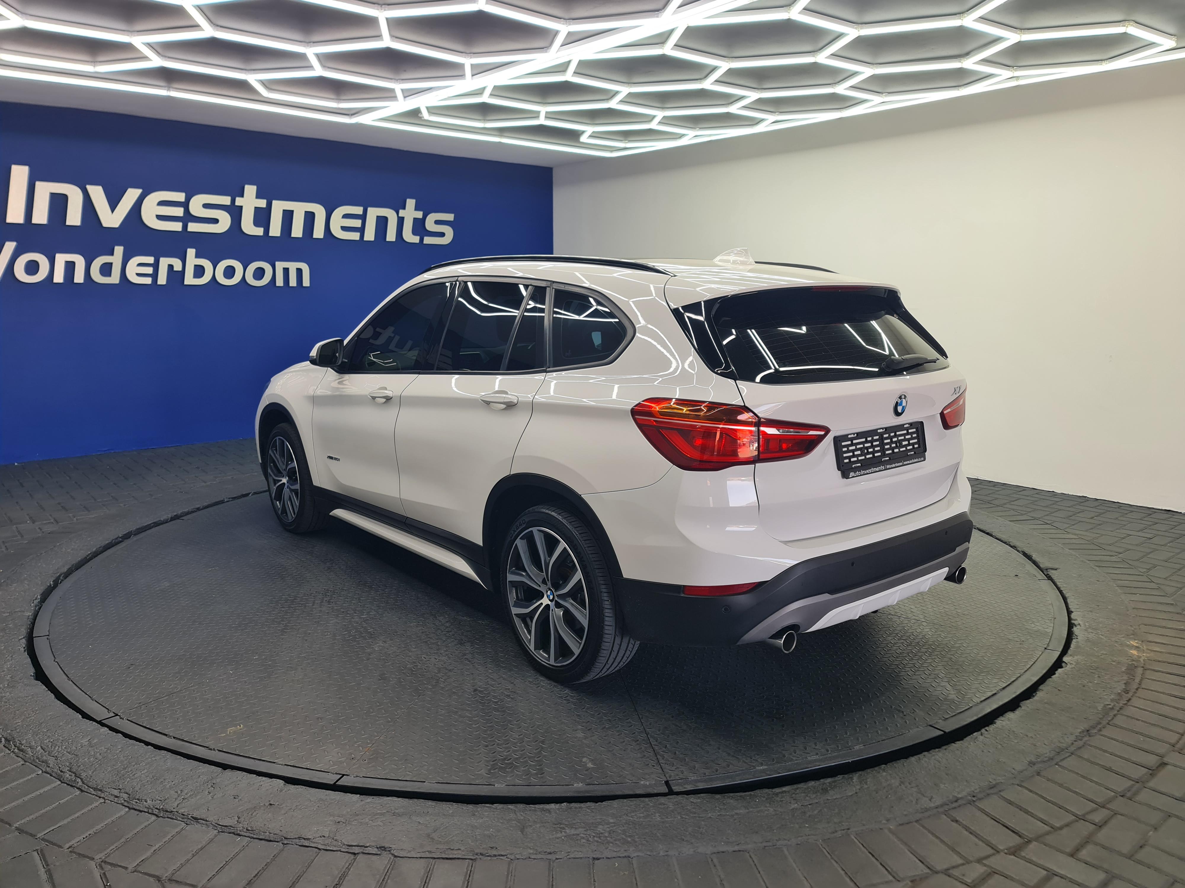 BMW X1 XDRIVE20I A/T (F48) - 8
