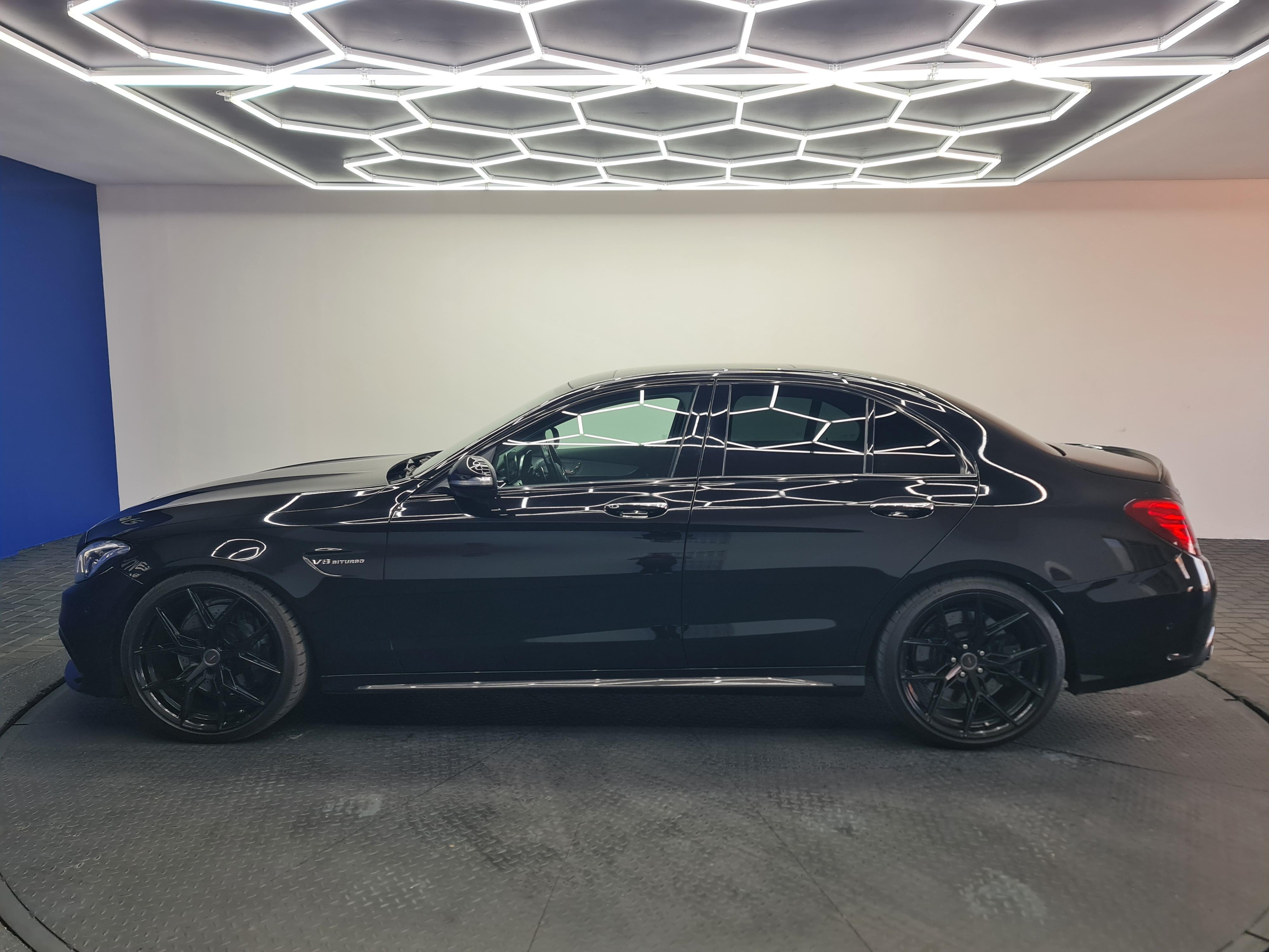 MERCEDES-BENZ C-CLASS C63 AMG - 7