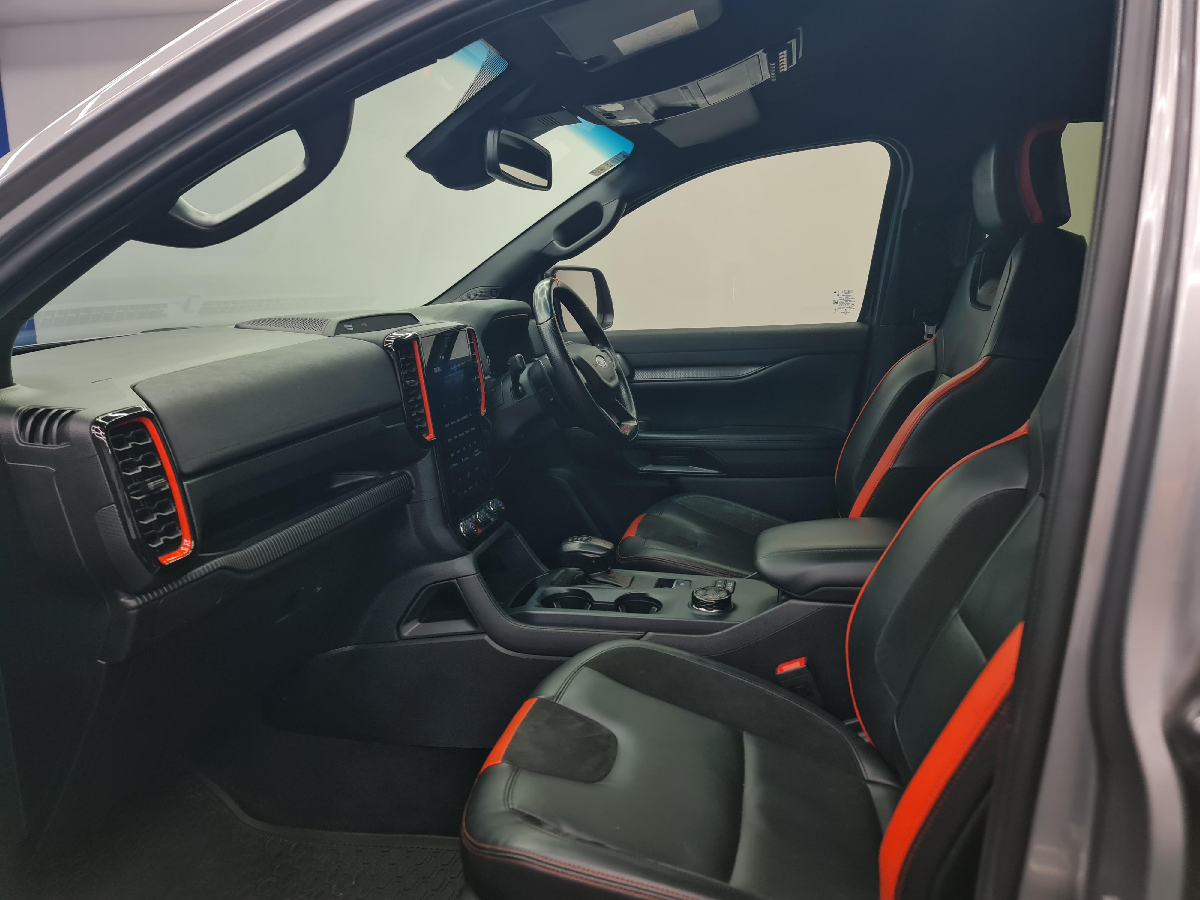 FORD RANGER 3.0 V6 BI TURBO ECOBOOST RAPTOR 4X4 A/T - 17
