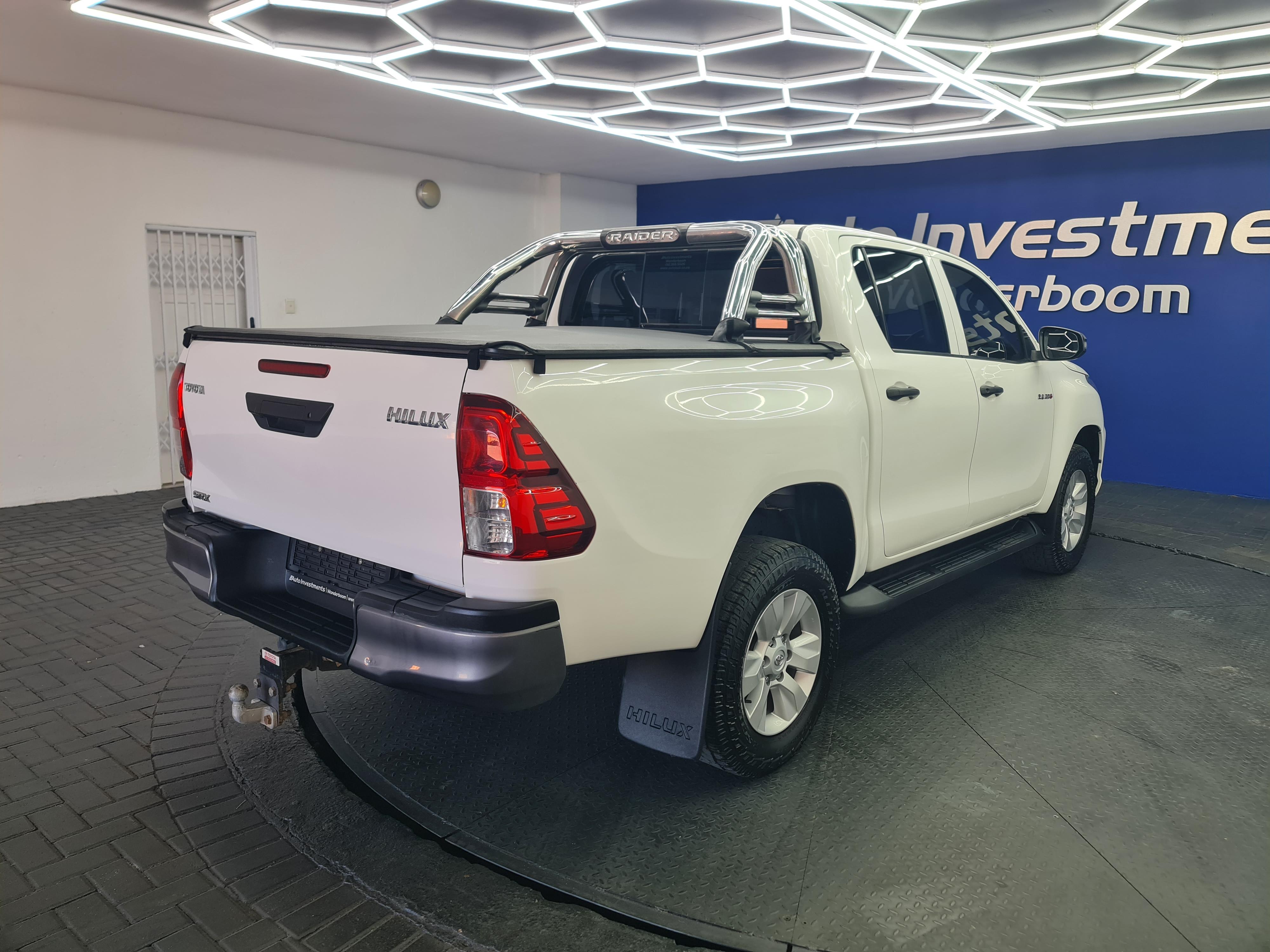 TOYOTA HILUX 2.4 GD-6 RB SRX A/T P/U D/C - 10