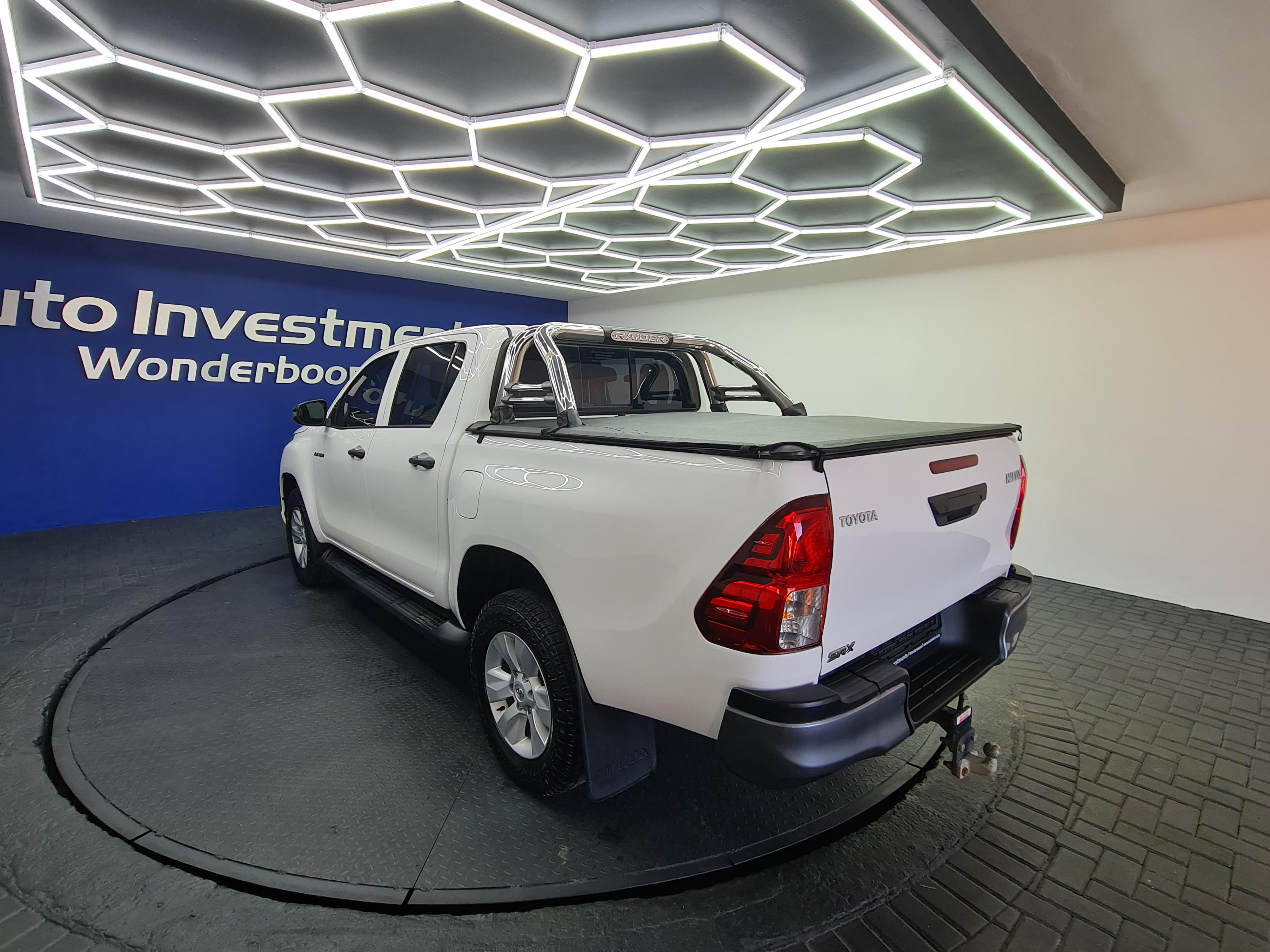 TOYOTA HILUX 2.4 GD-6 RB SRX A/T P/U D/C - 8