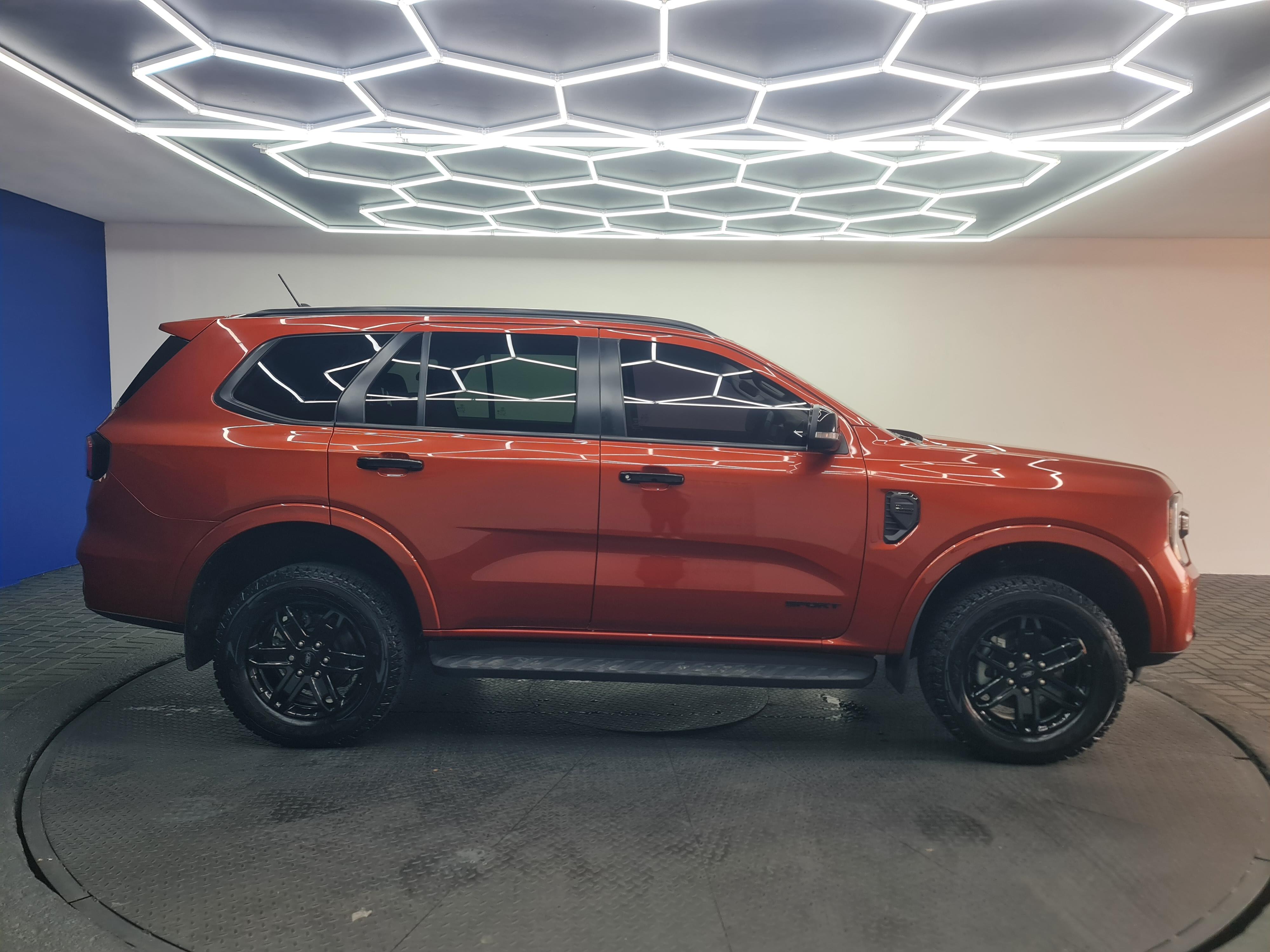 FORD EVEREST 2.0D BI-TURBO SPORT 4X4 A/T - 6