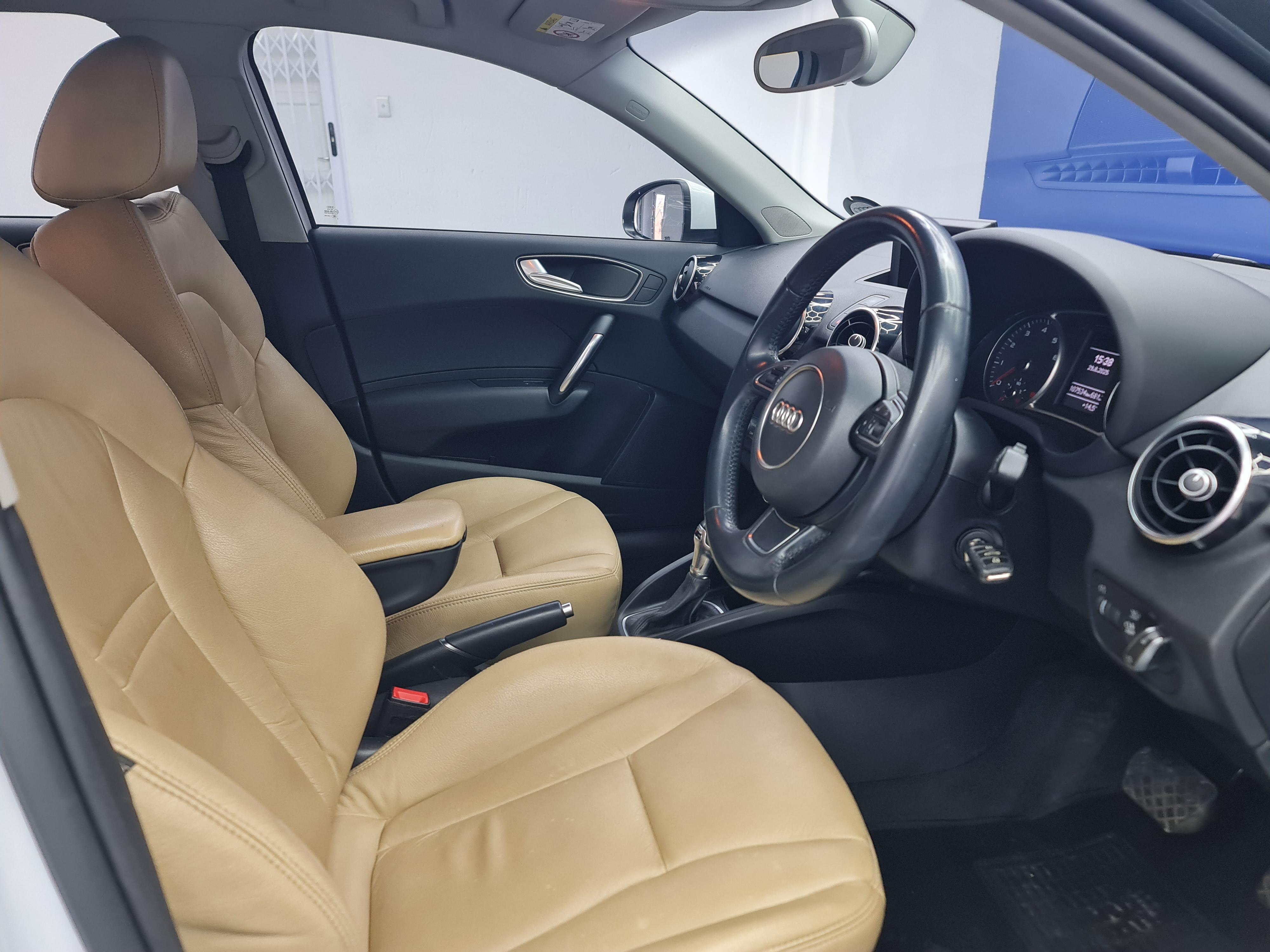 AUDI A1 SPORTBACK 1.4T FSI  AMB S-TRON - 9