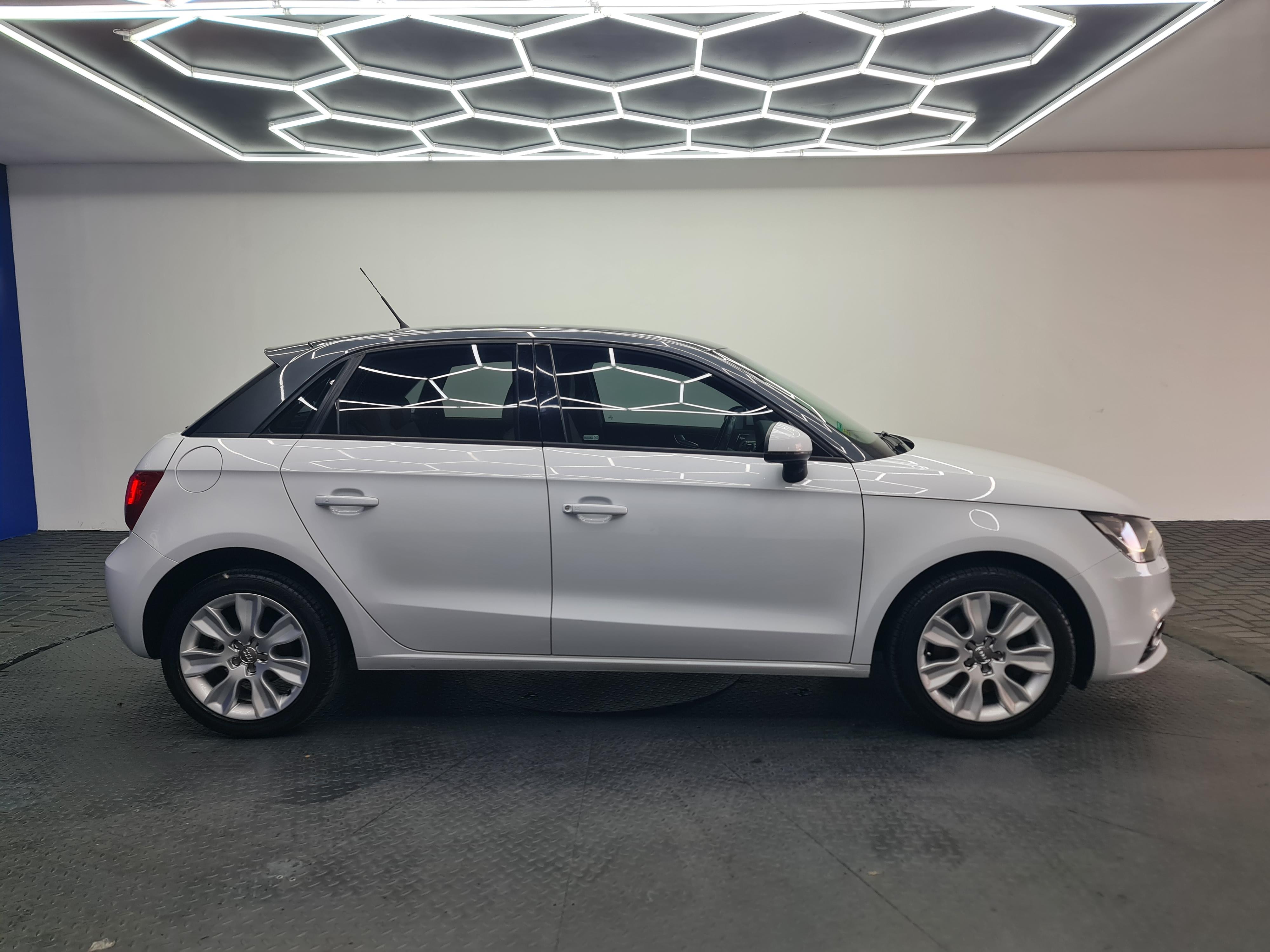AUDI A1 SPORTBACK 1.4T FSI  AMB S-TRON - 6