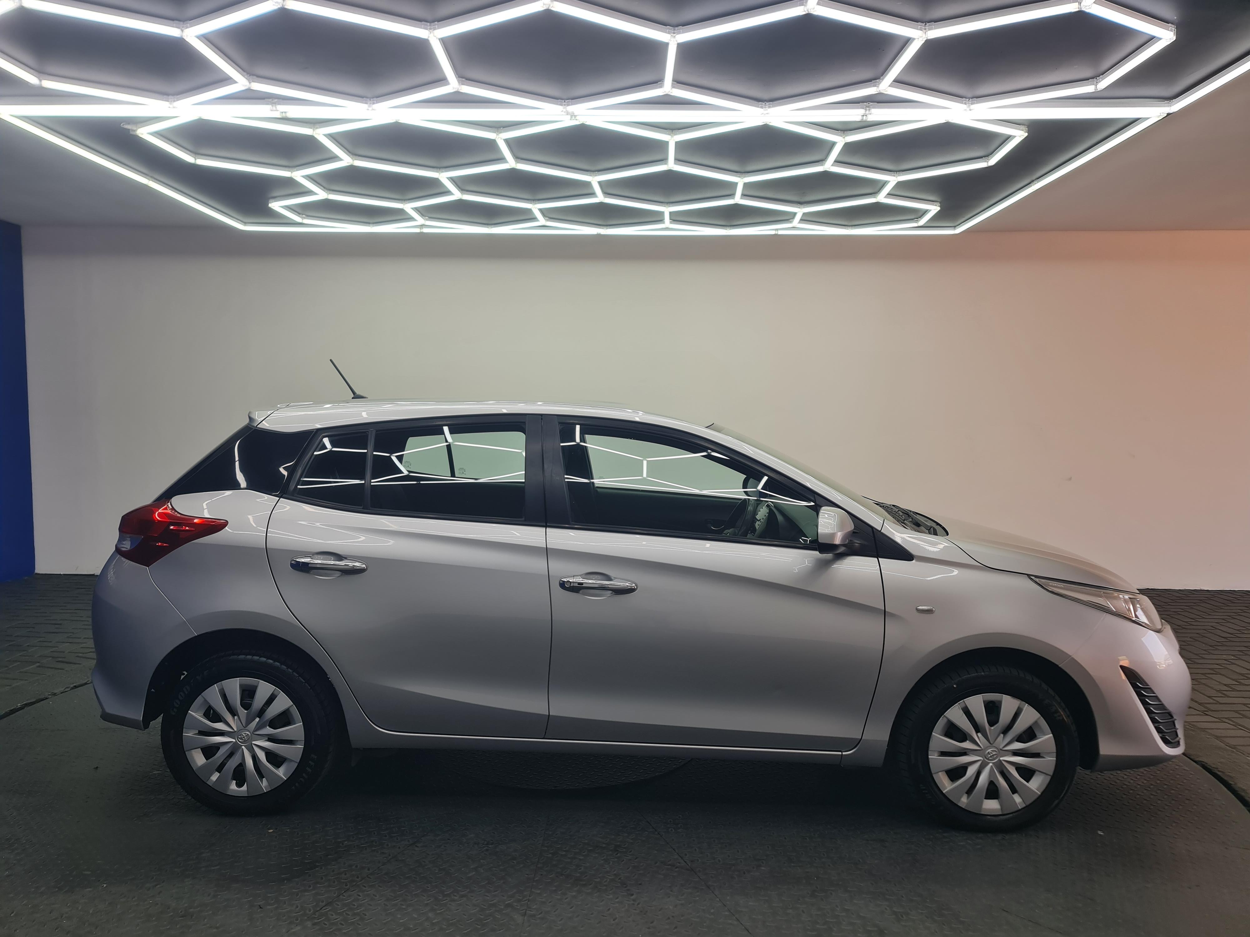 TOYOTA YARIS 1.5 XI 5DR - 6