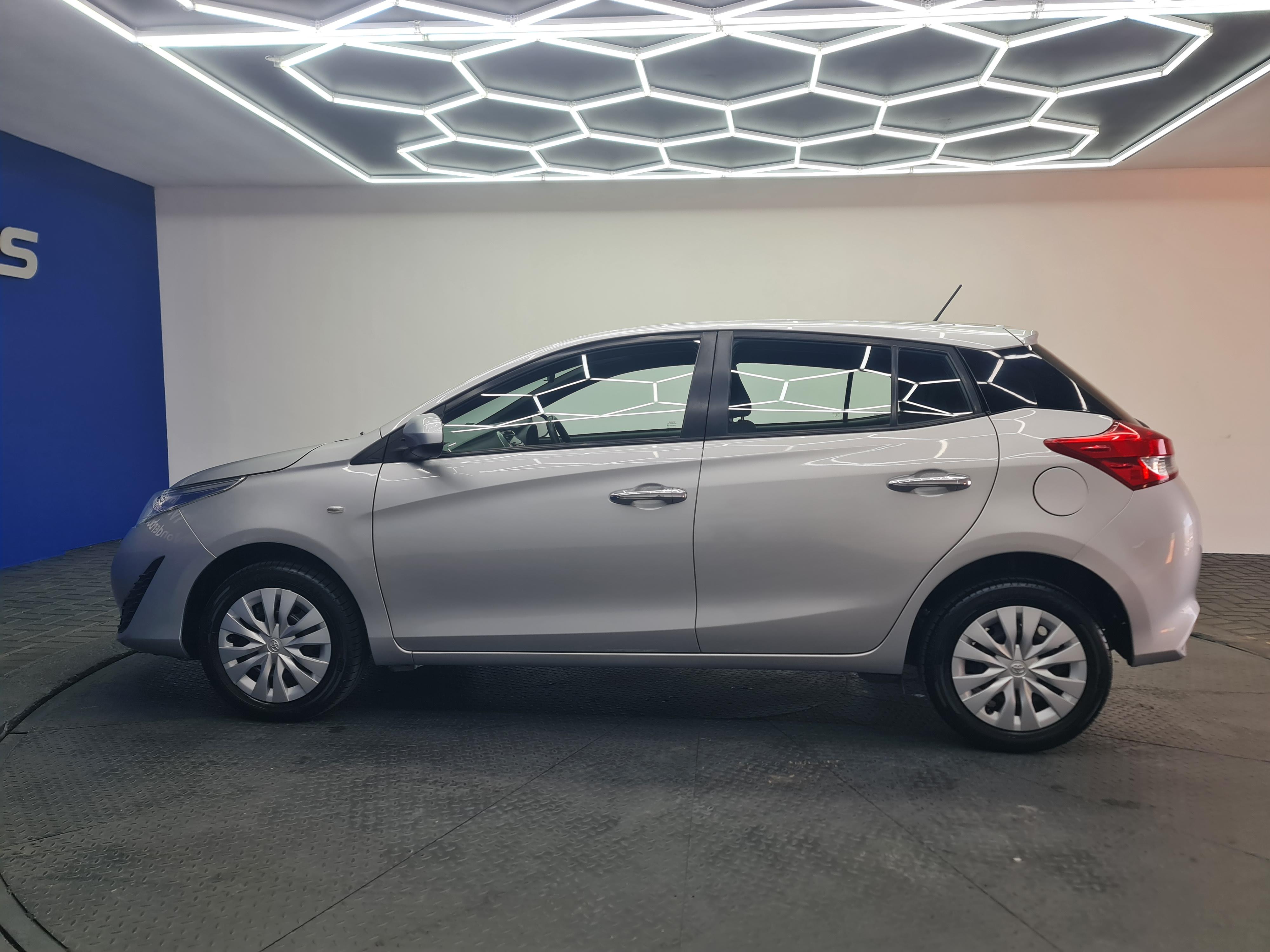 TOYOTA YARIS 1.5 XI 5DR - 7
