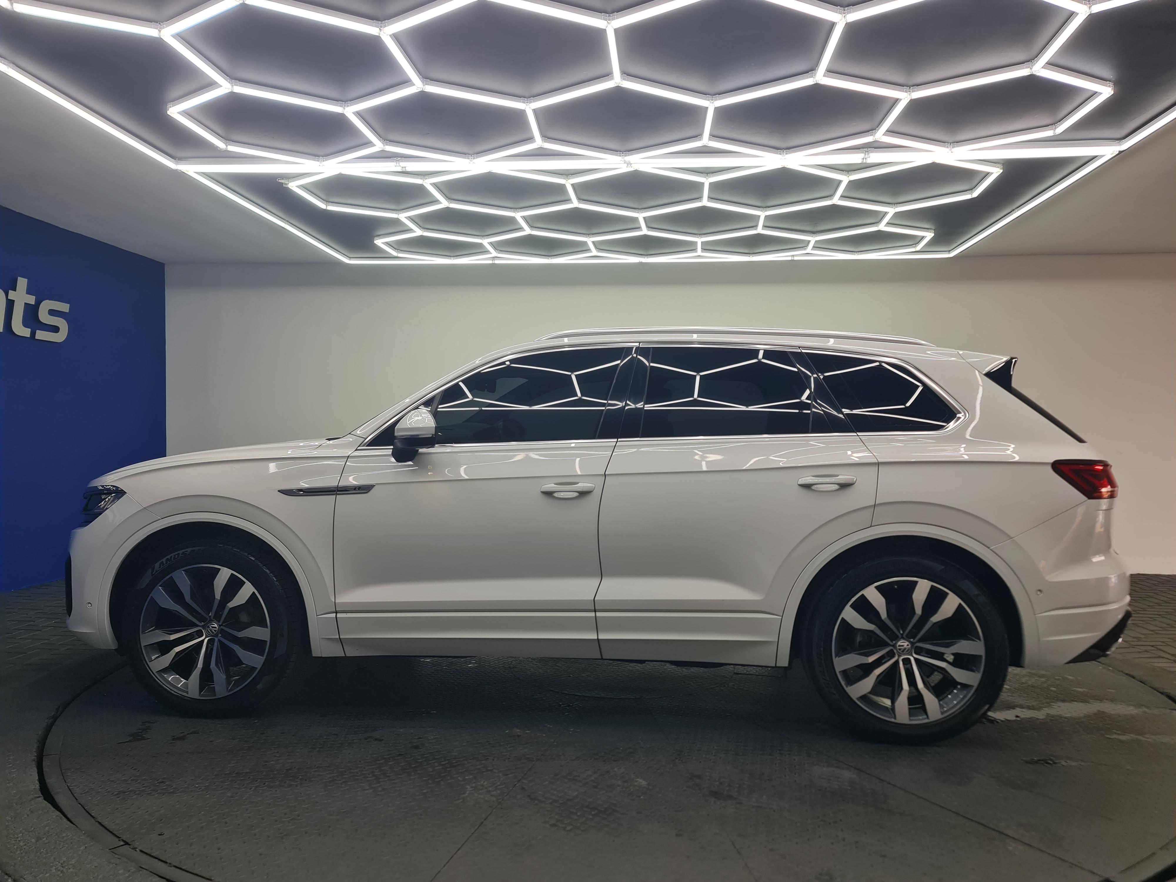 VOLKSWAGEN TOUAREG 3.0 TDI V6 EXECUTIVE - 7