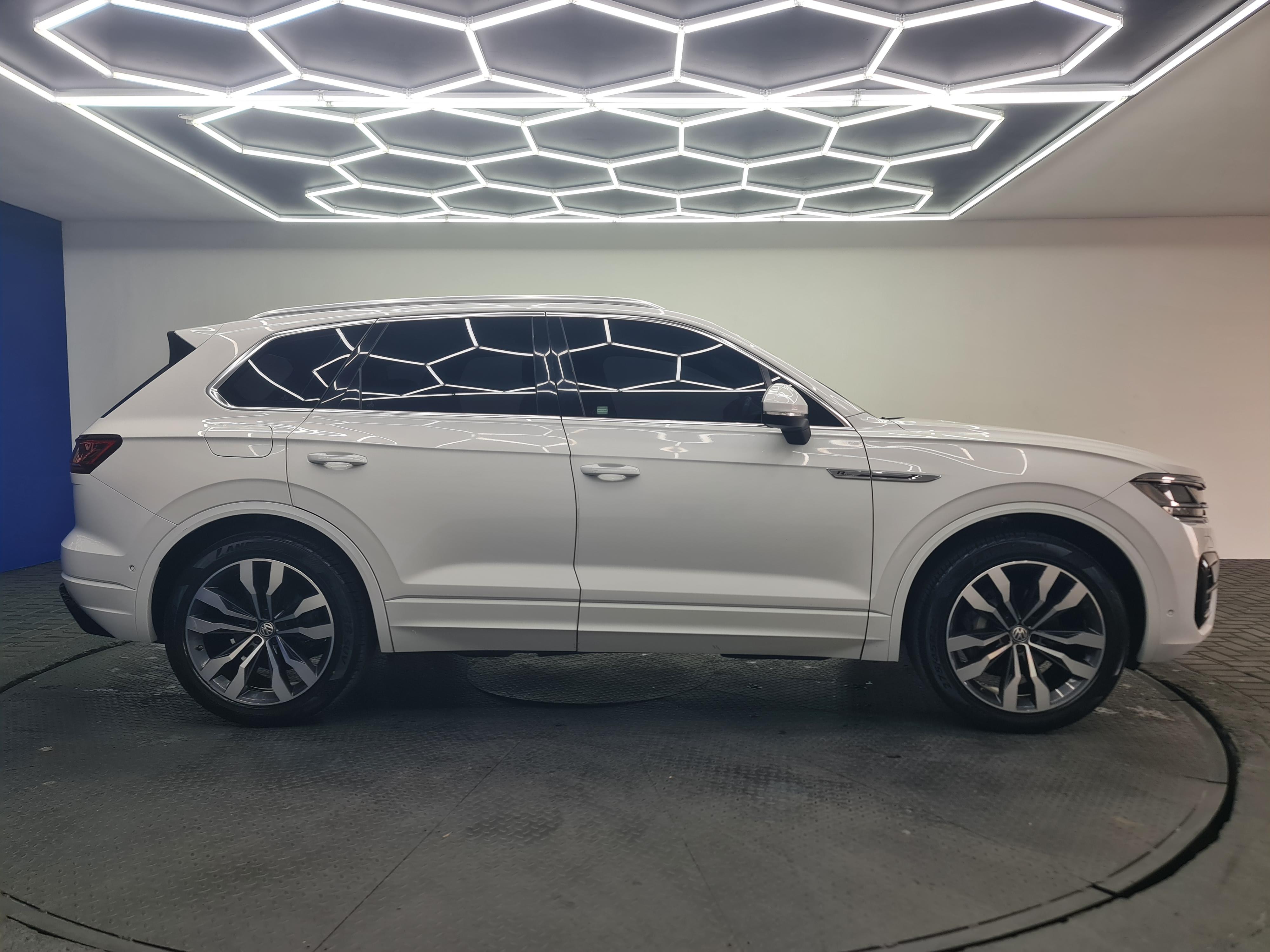 VOLKSWAGEN TOUAREG 3.0 TDI V6 EXECUTIVE - 6