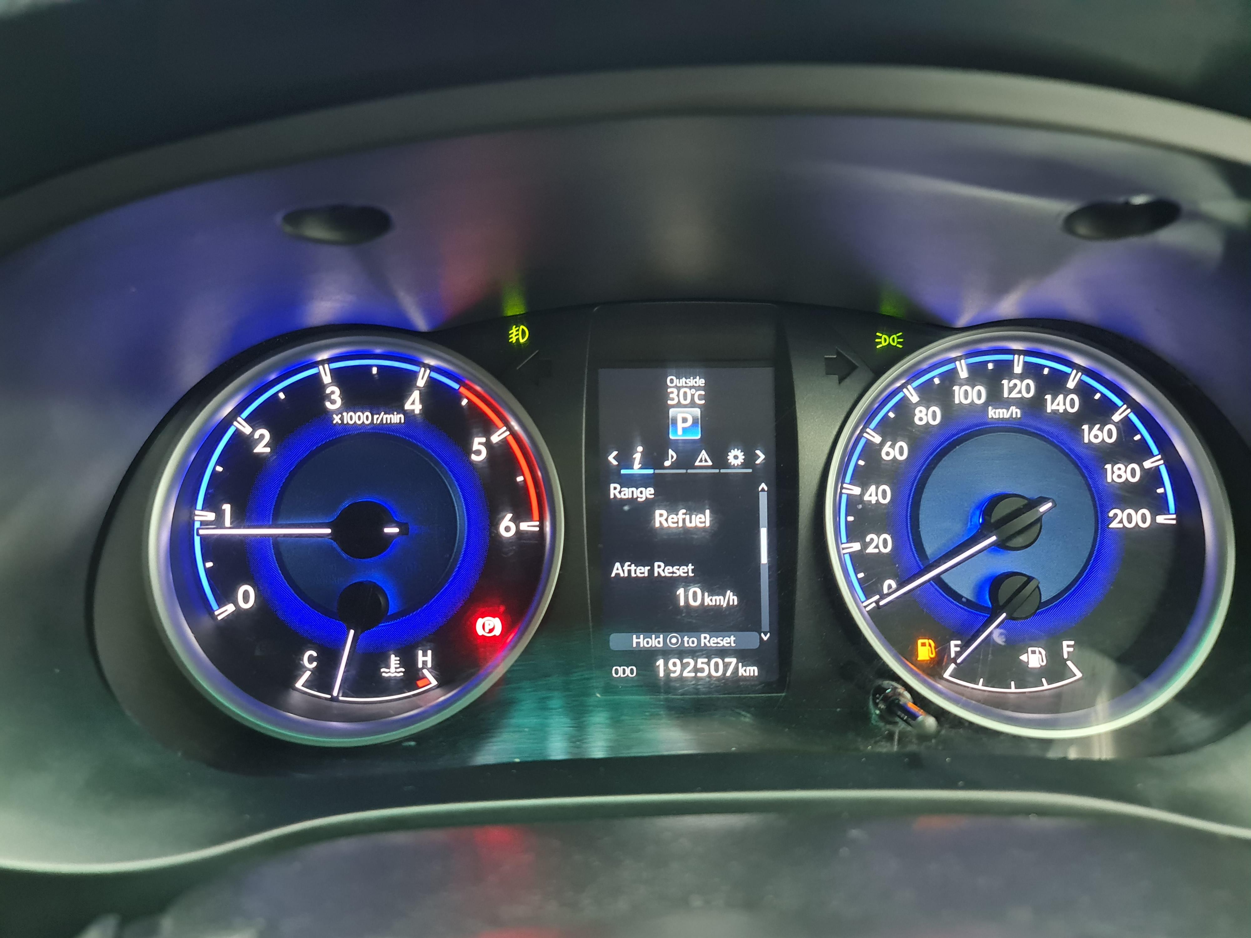 TOYOTA HILUX 2.8 GD-6 RAIDER 4X4 A/T P/U D/C - 12