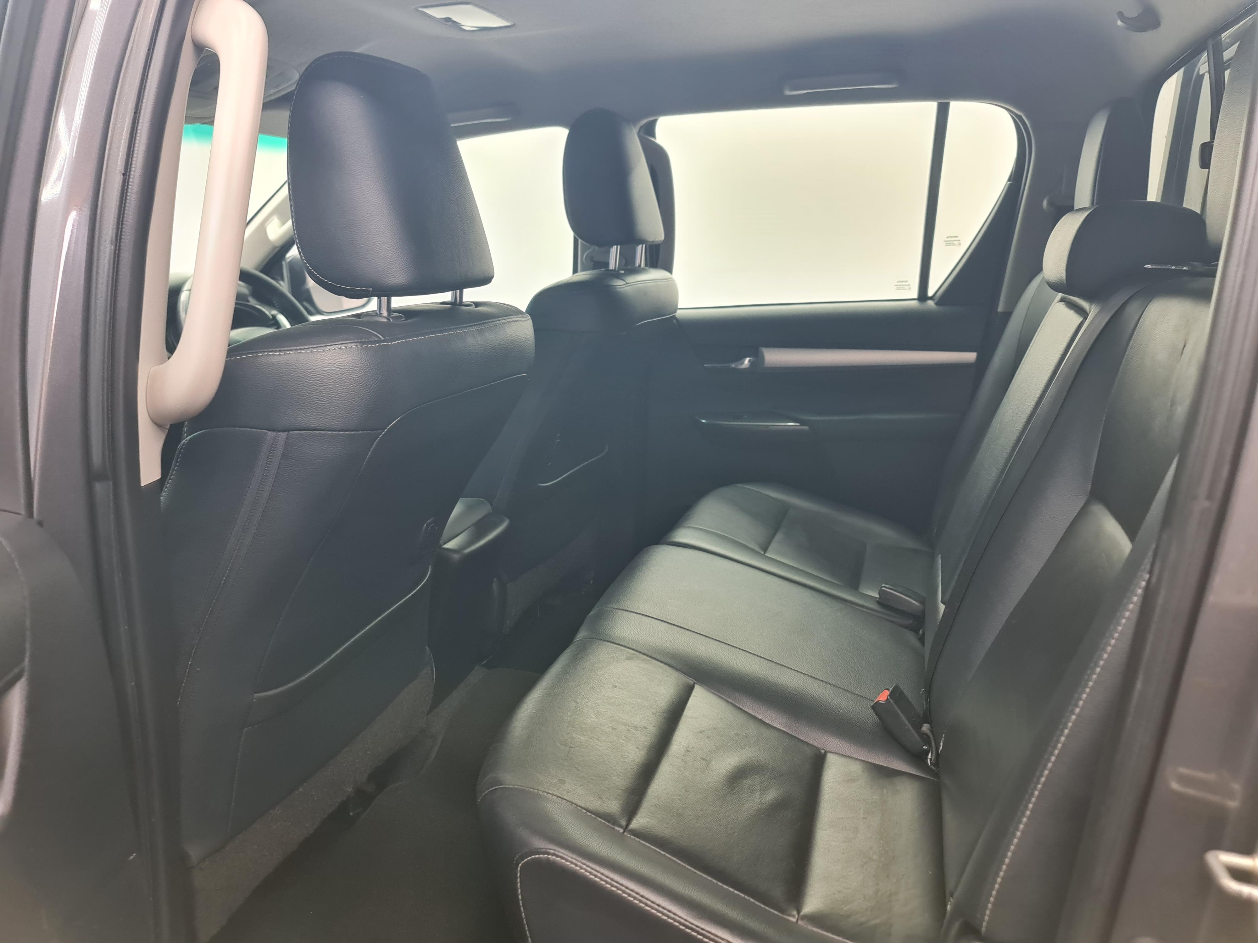 TOYOTA HILUX 2.8 GD-6 RAIDER 4X4 A/T P/U D/C - 16