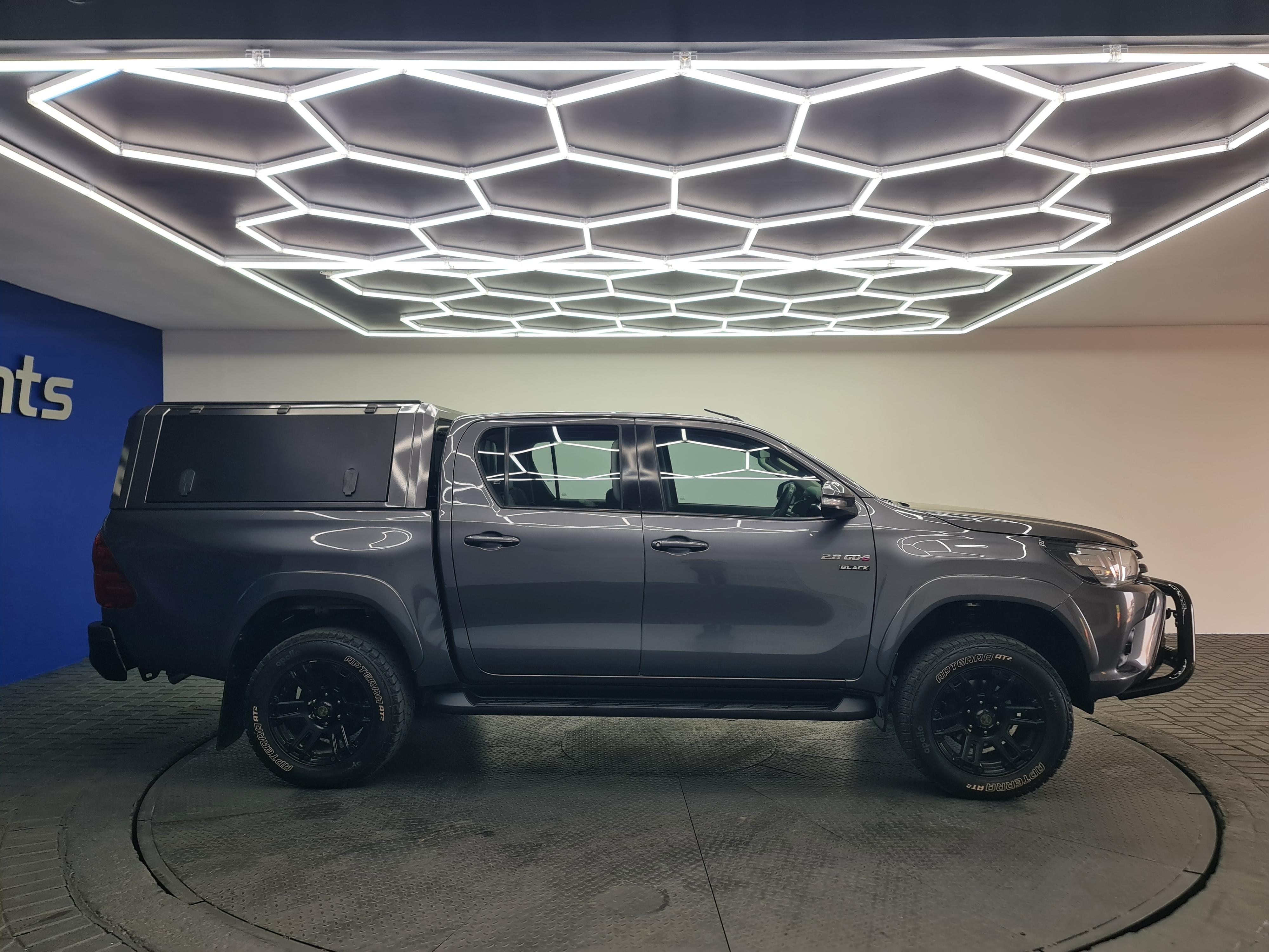 TOYOTA HILUX 2.8 GD-6 RAIDER 4X4 A/T P/U D/C - 6