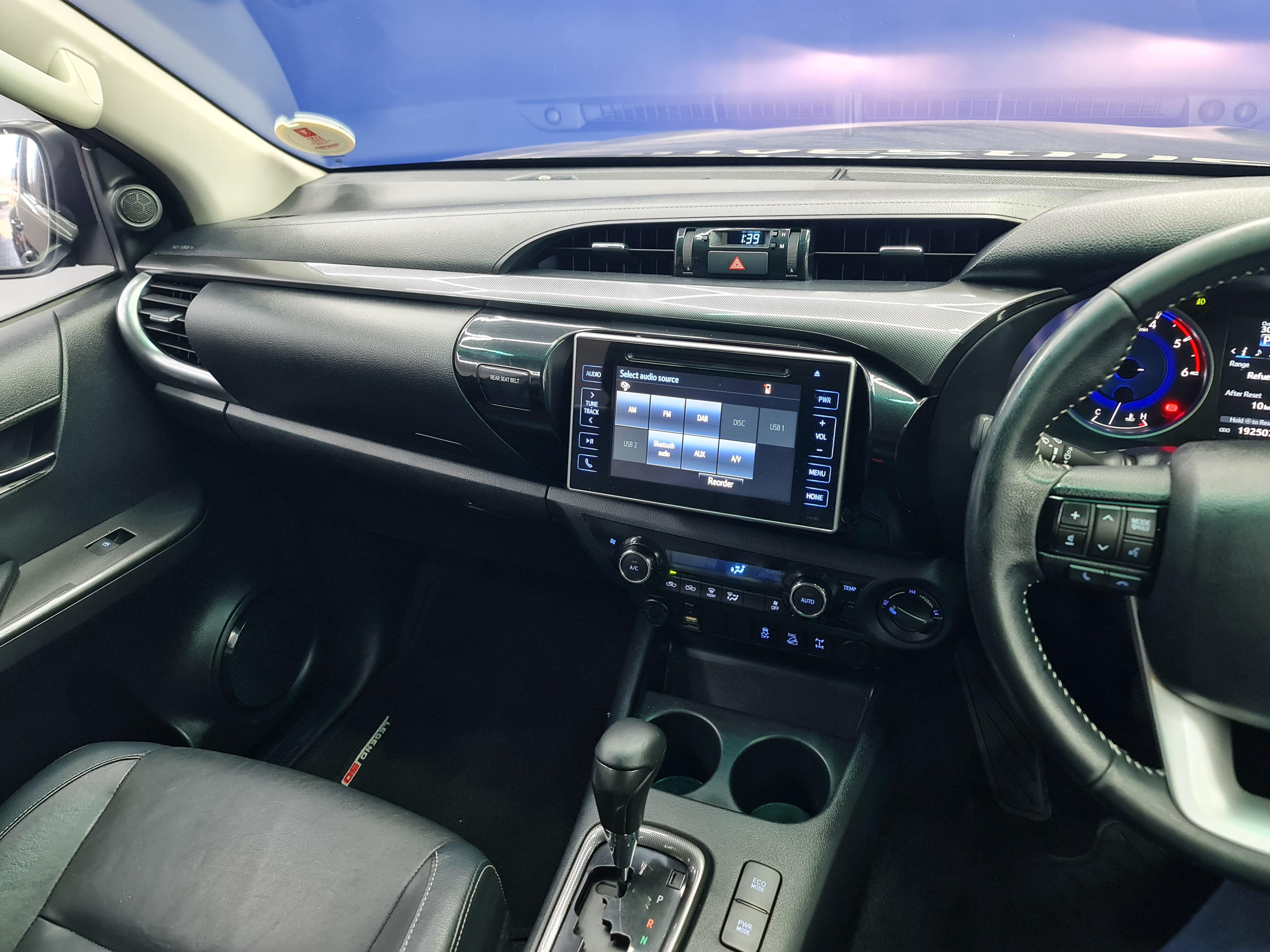 TOYOTA HILUX 2.8 GD-6 RAIDER 4X4 A/T P/U D/C - 13
