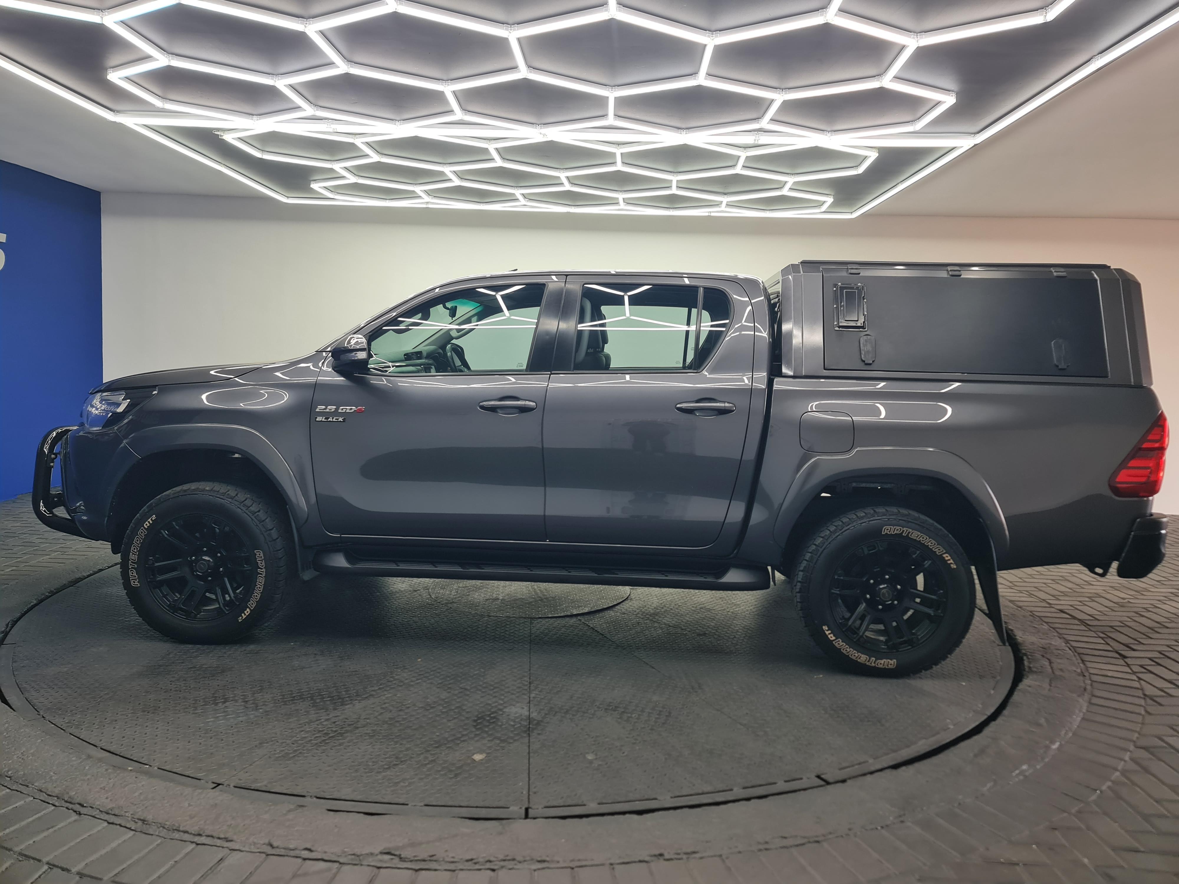 TOYOTA HILUX 2.8 GD-6 RAIDER 4X4 A/T P/U D/C - 7