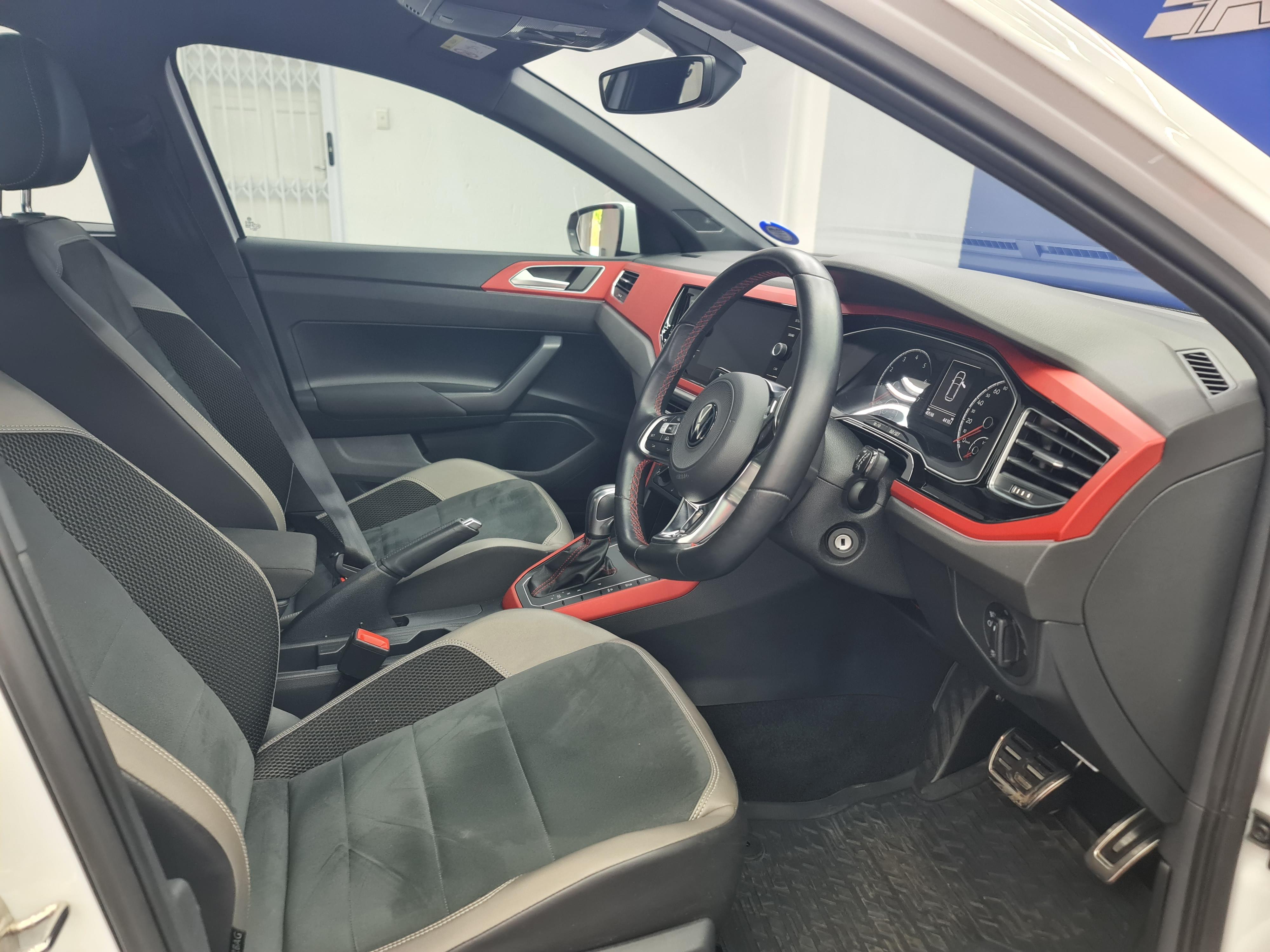 VOLKSWAGEN POLO 2.0 GTI DSG (147KW) - 11