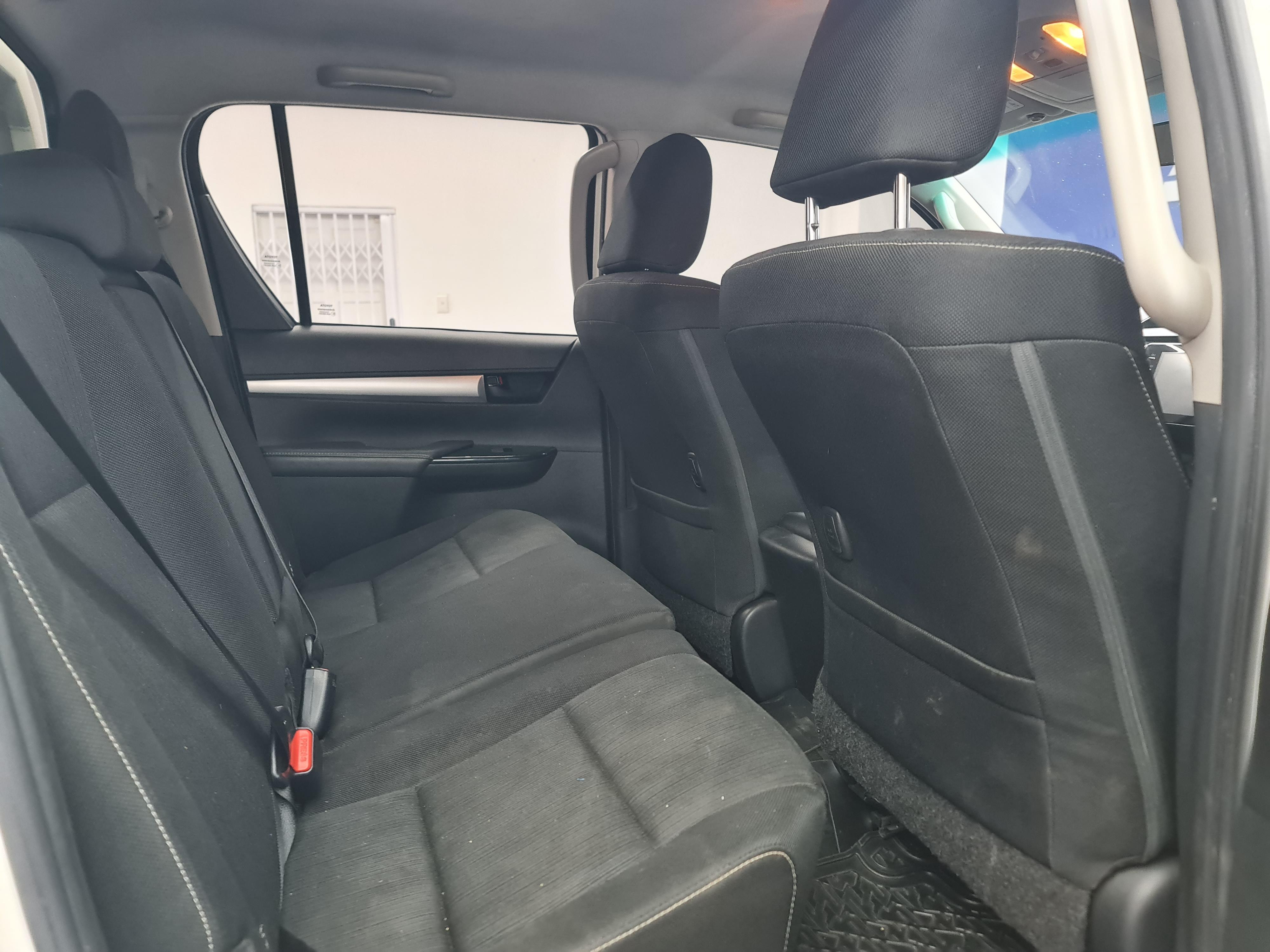 TOYOTA HILUX 2.4 GD-6 RB RAIDER P/U D/C - 14