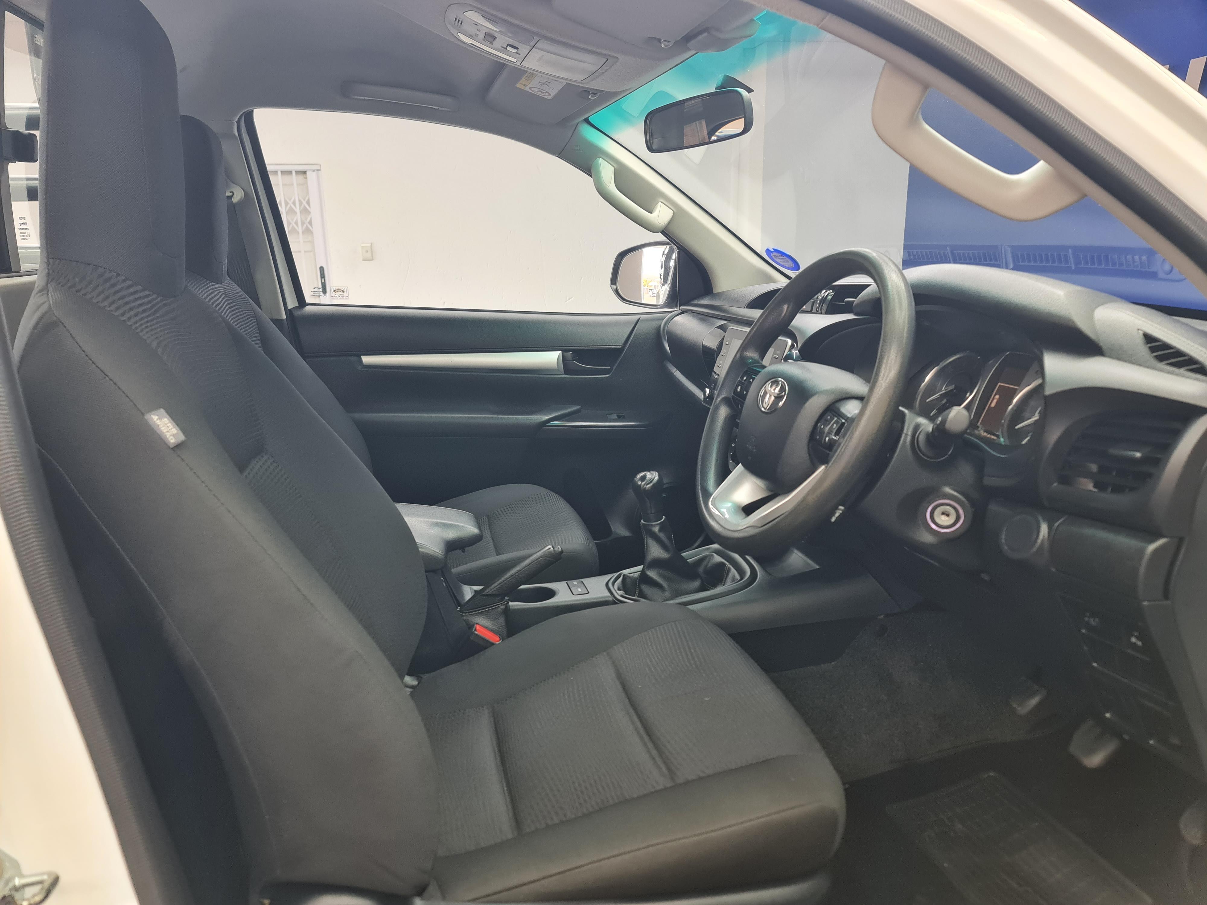 TOYOTA HILUX 2.4 GD-6 RB RAIDER P/U S/C - 11