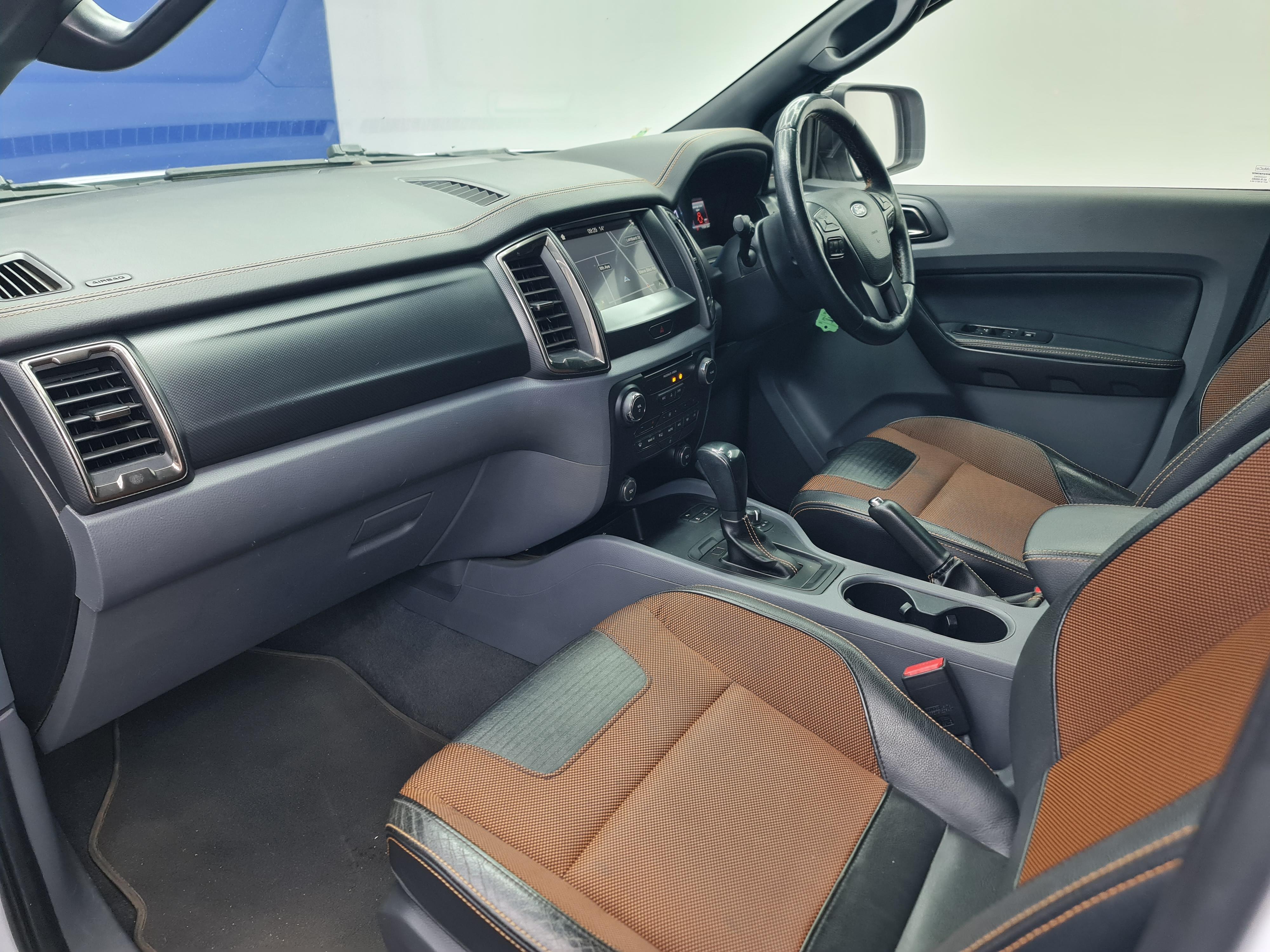 FORD RANGER 3.2TDCI 3.2 WILDTRAK 4X4 A/T P/U D/C - 17