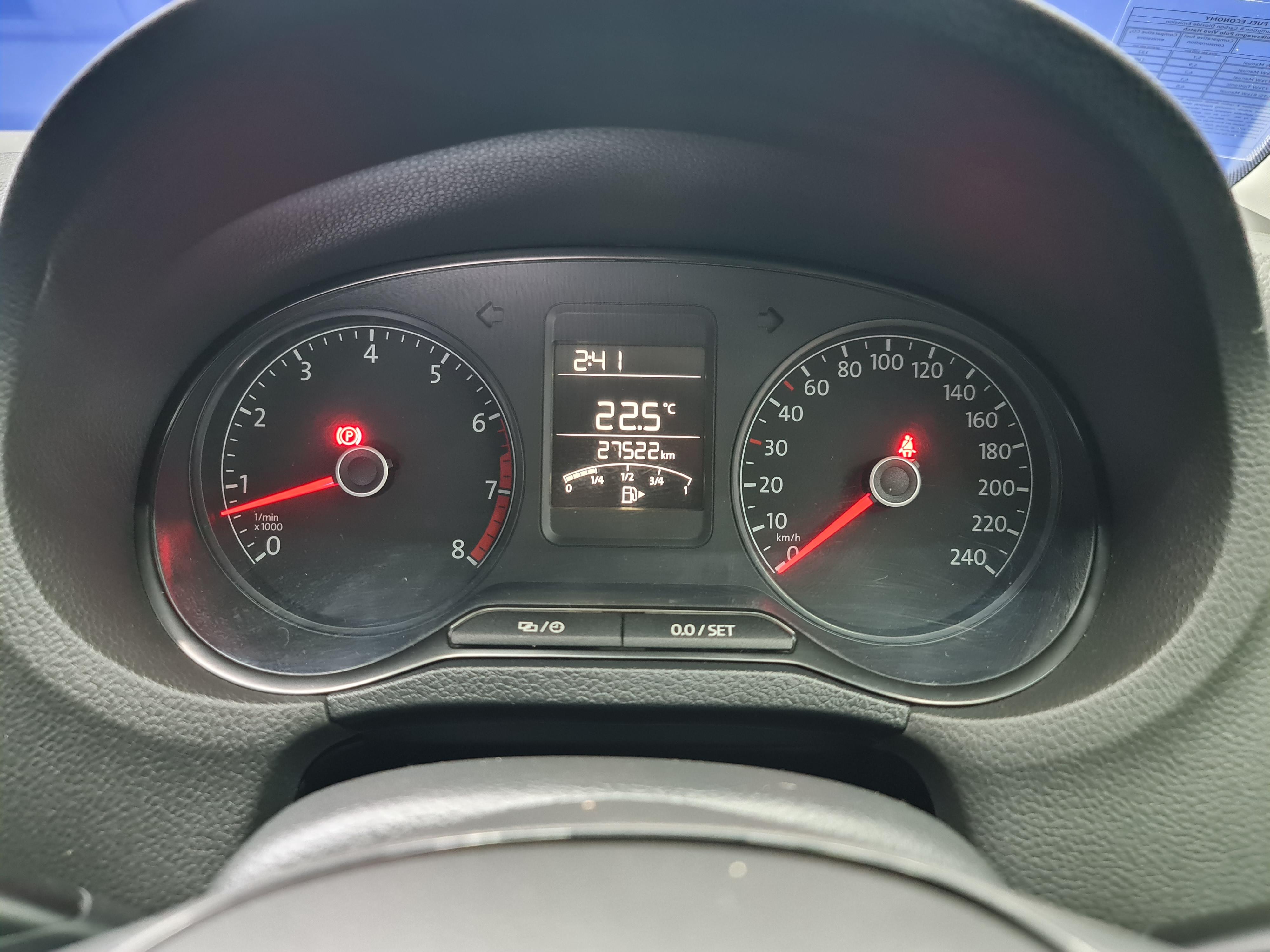 VOLKSWAGEN POLO VIVO 1.4 TRENDLINE (5DR) - 12
