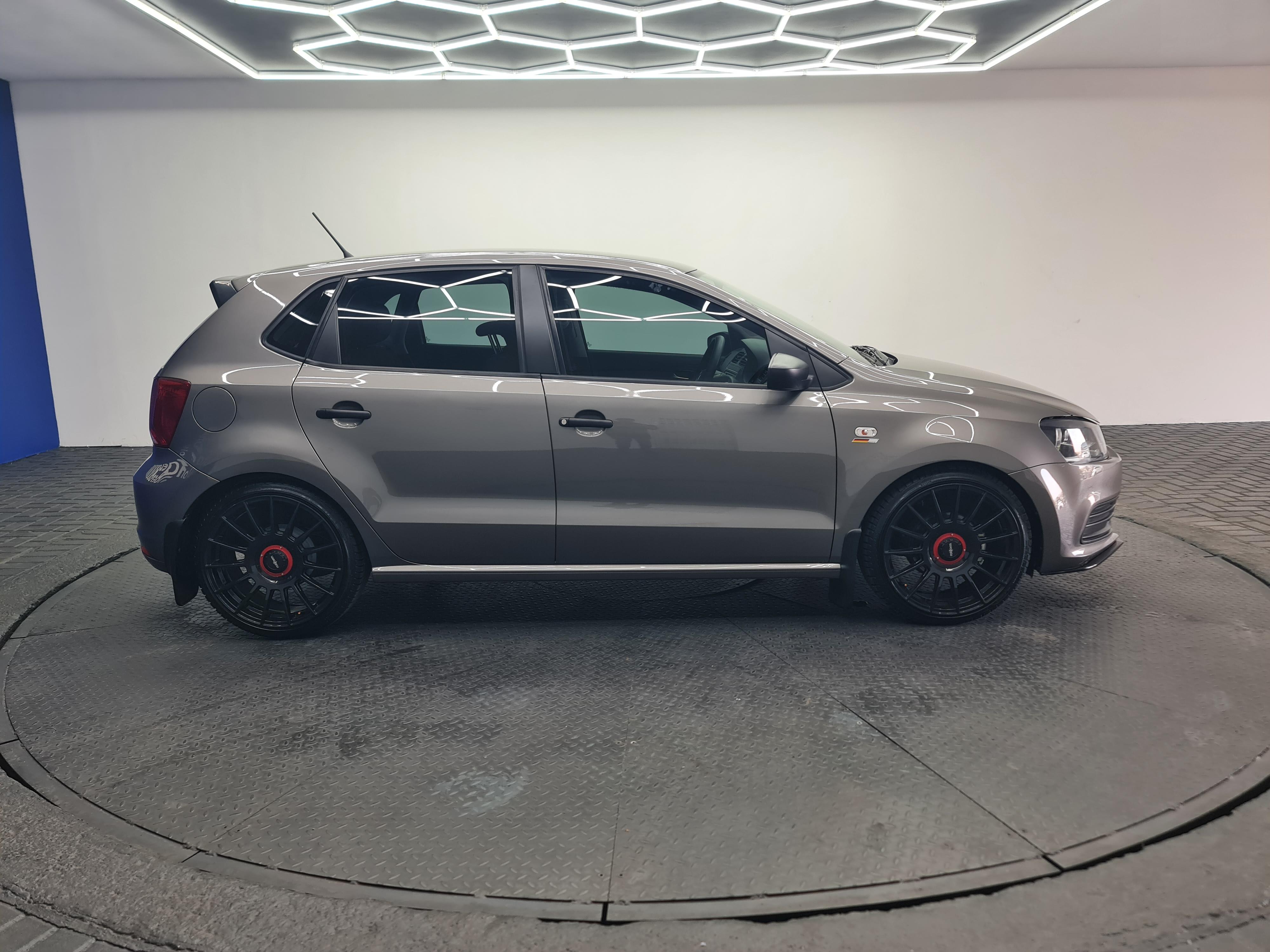 VOLKSWAGEN POLO VIVO 1.4 TRENDLINE (5DR) - 6