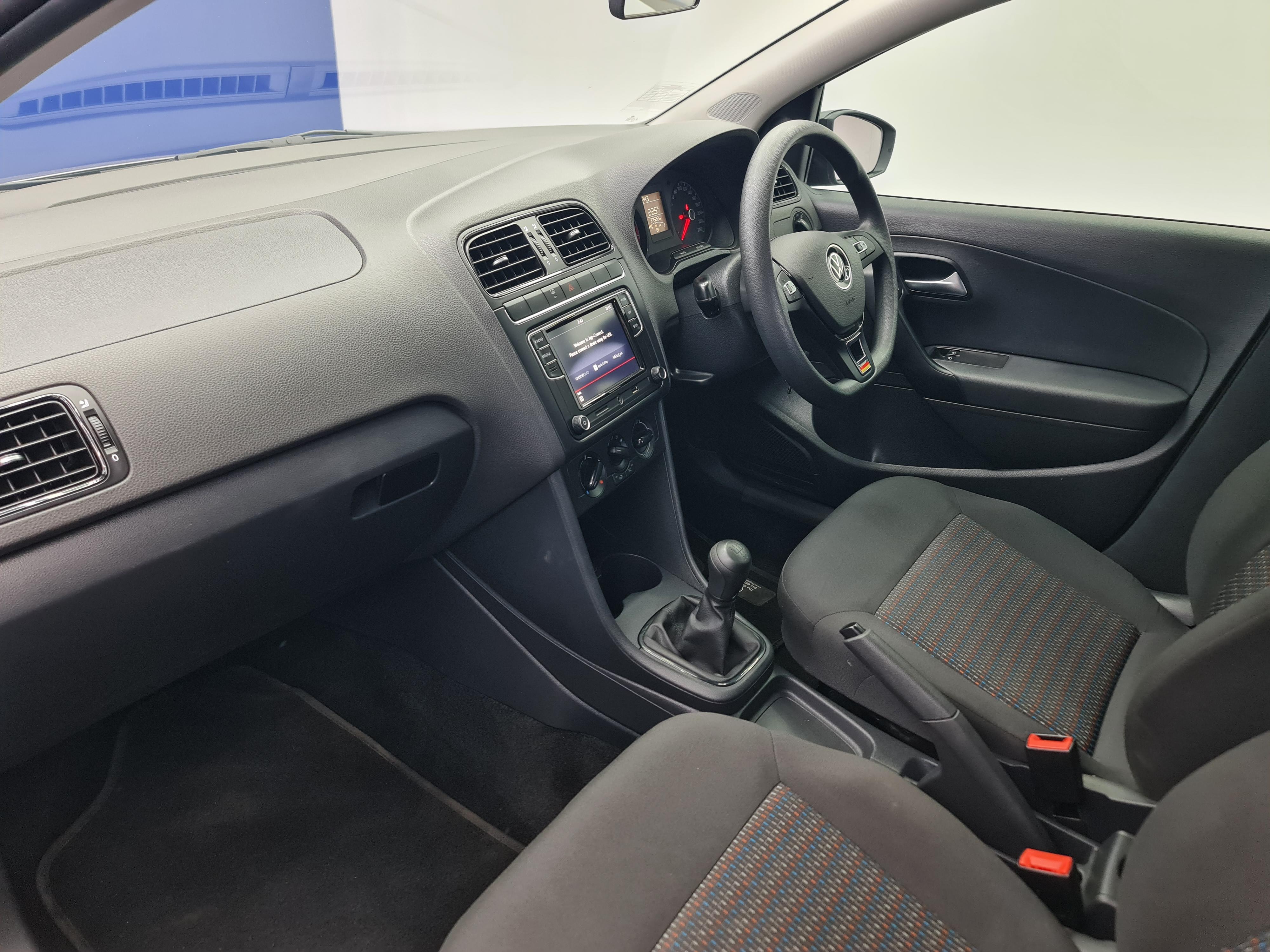 VOLKSWAGEN POLO VIVO 1.4 TRENDLINE (5DR) - 17
