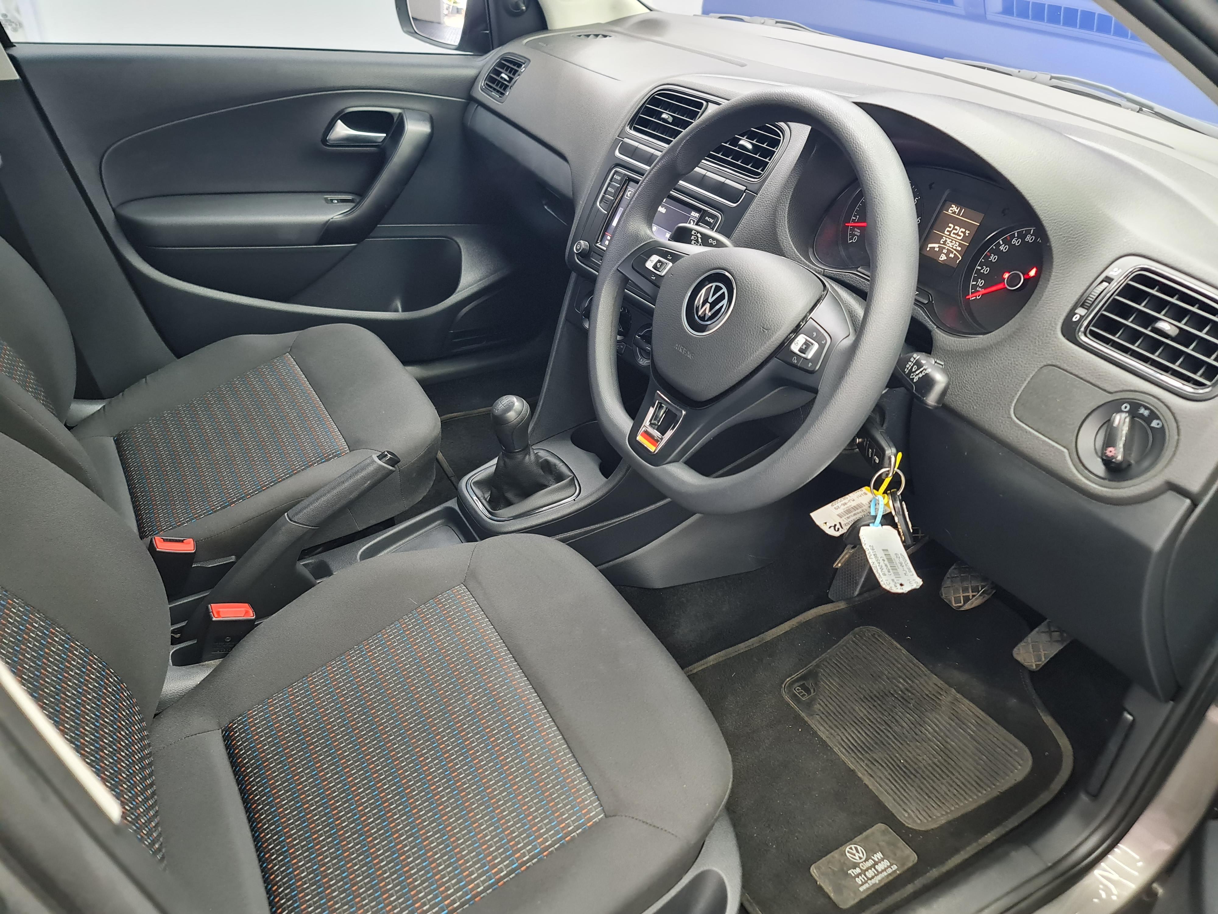 VOLKSWAGEN POLO VIVO 1.4 TRENDLINE (5DR) - 11