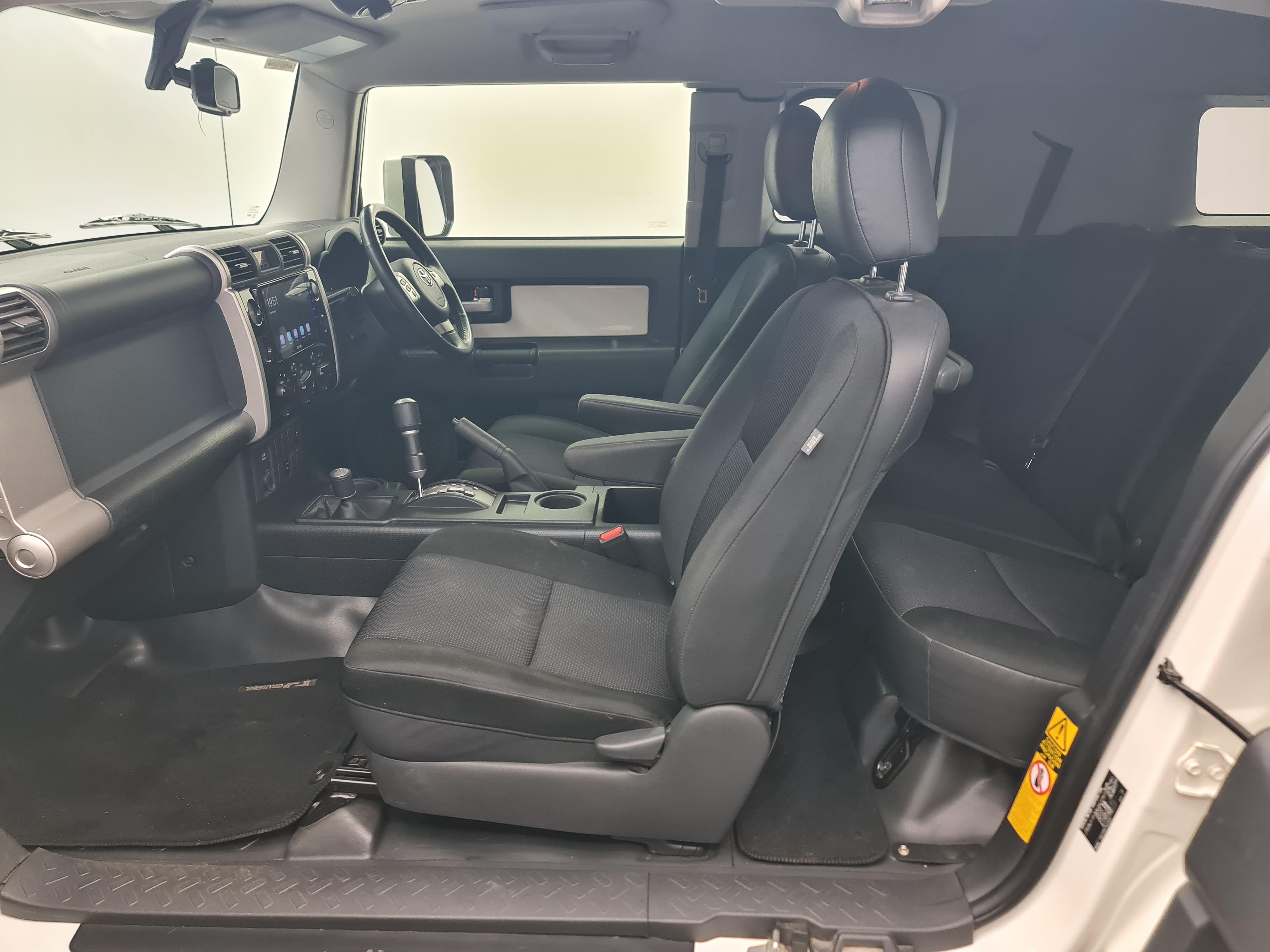 TOYOTA LANDCRUISER L/CRUISER FJ 4.0 V6 CRUISER - 18