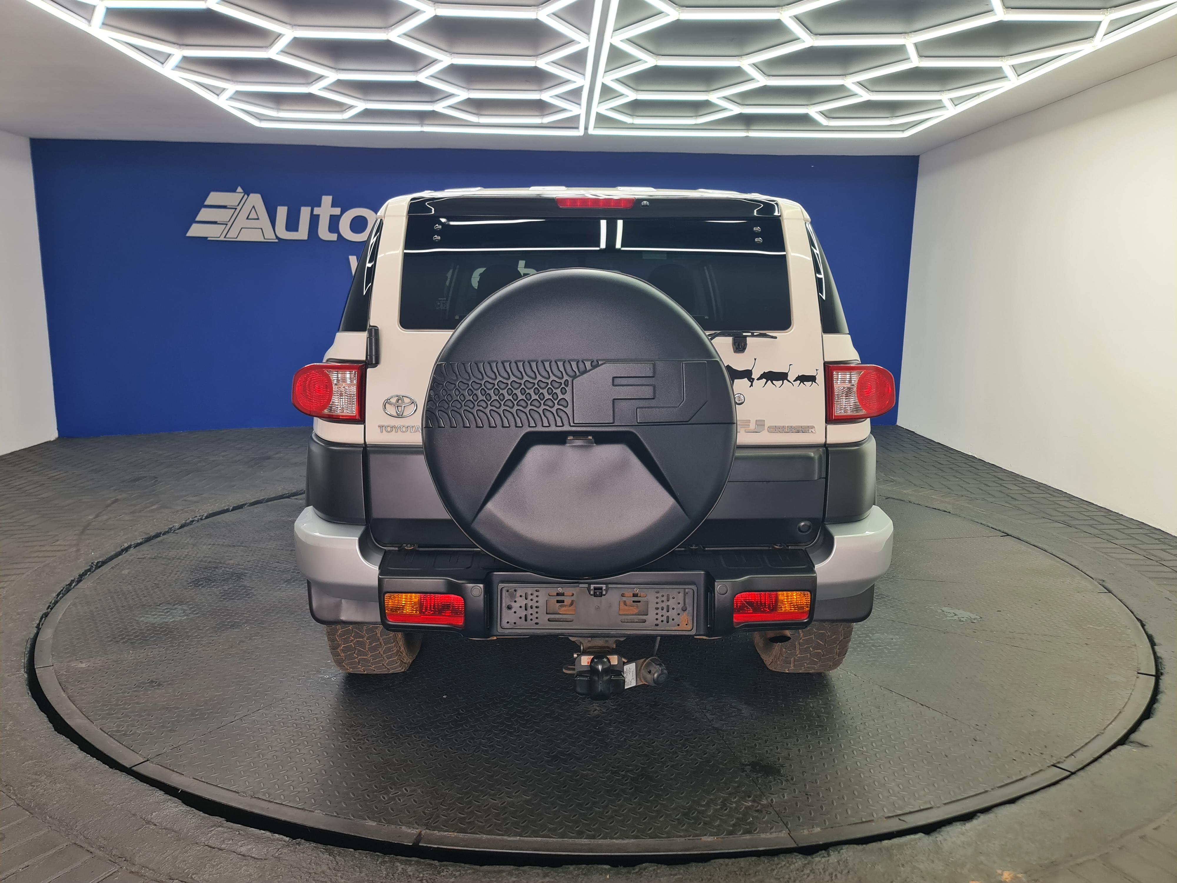 TOYOTA LANDCRUISER L/CRUISER FJ 4.0 V6 CRUISER - 9