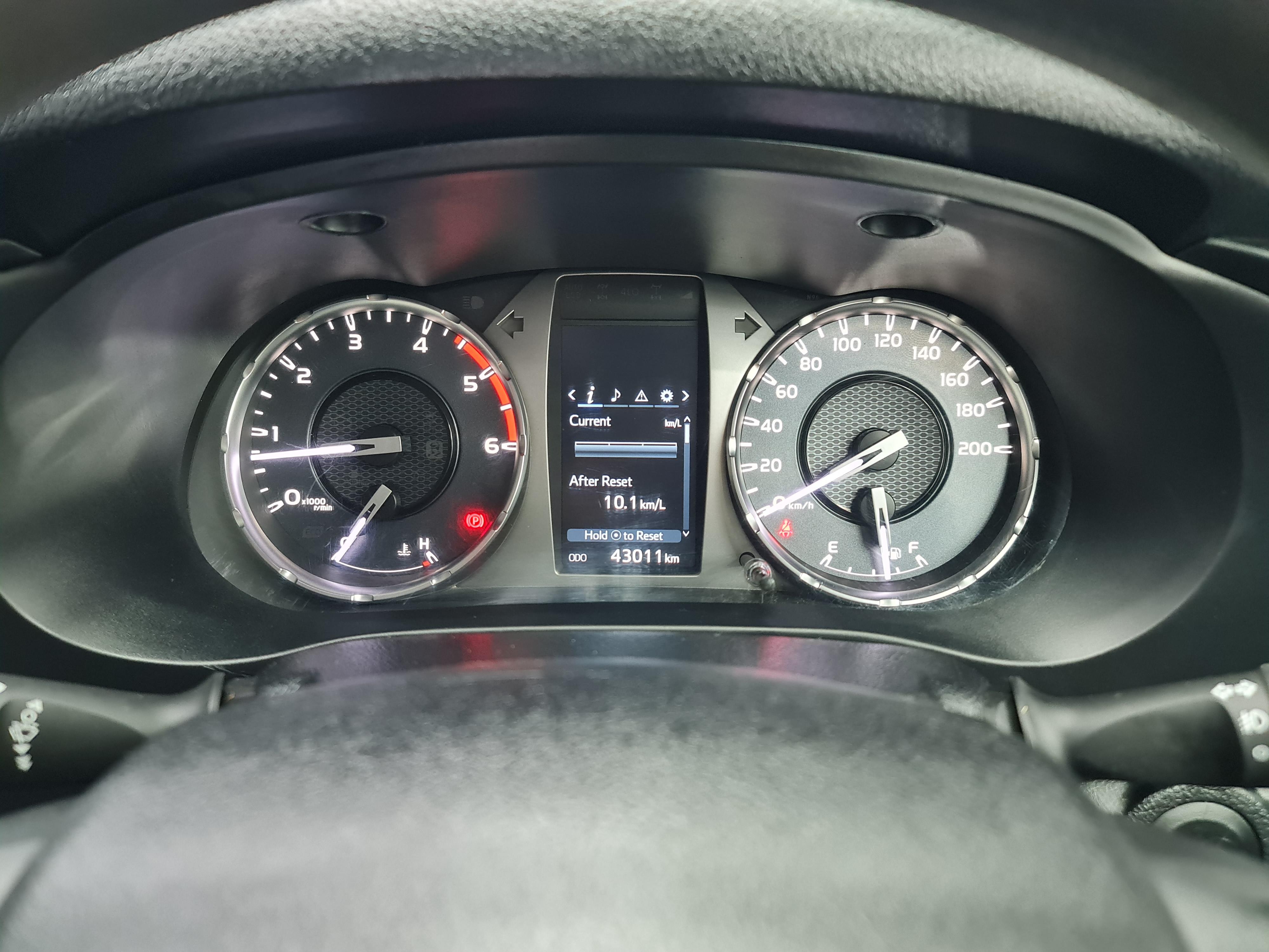 TOYOTA HILUX 2.4 GD-6 RAIDER 4X4 P/U D/C - 12