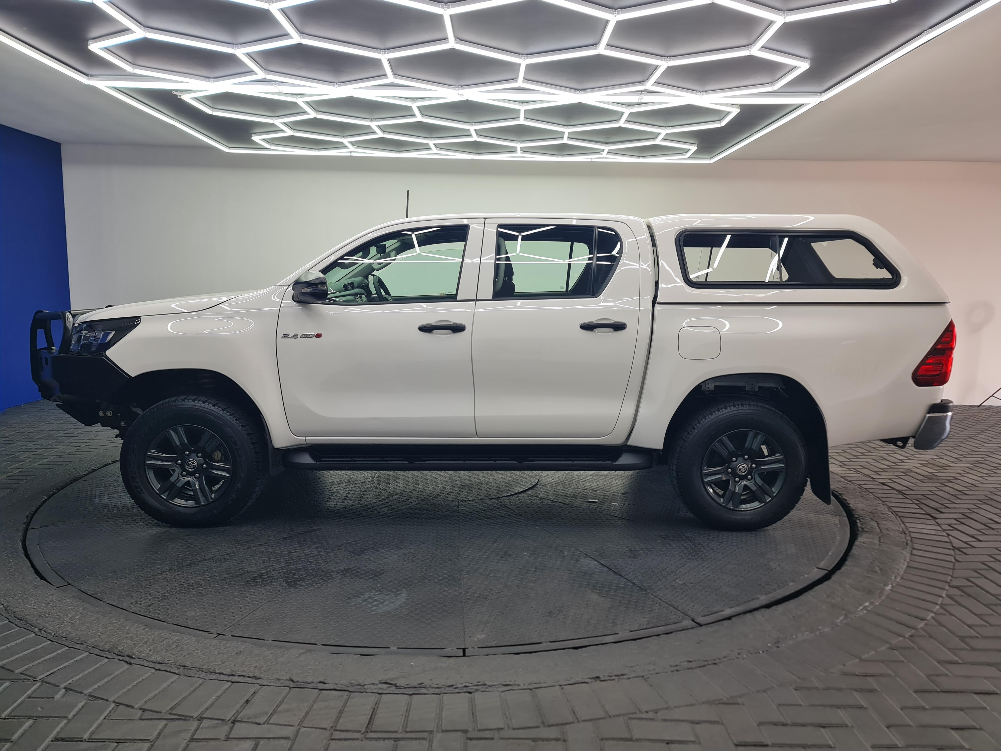 TOYOTA HILUX 2.4 GD-6 RAIDER 4X4 P/U D/C - 7