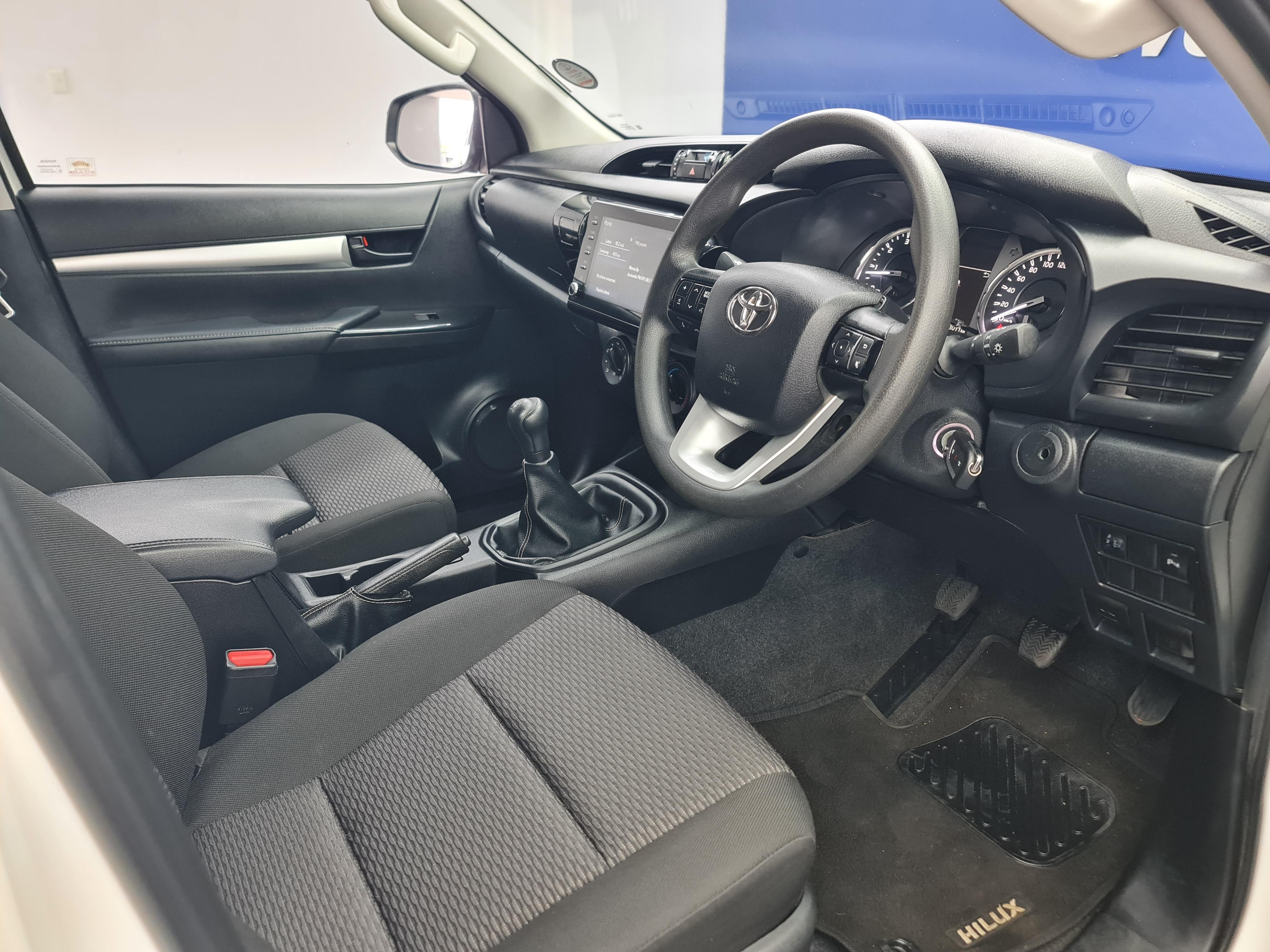 TOYOTA HILUX 2.4 GD-6 RAIDER 4X4 P/U D/C - 11
