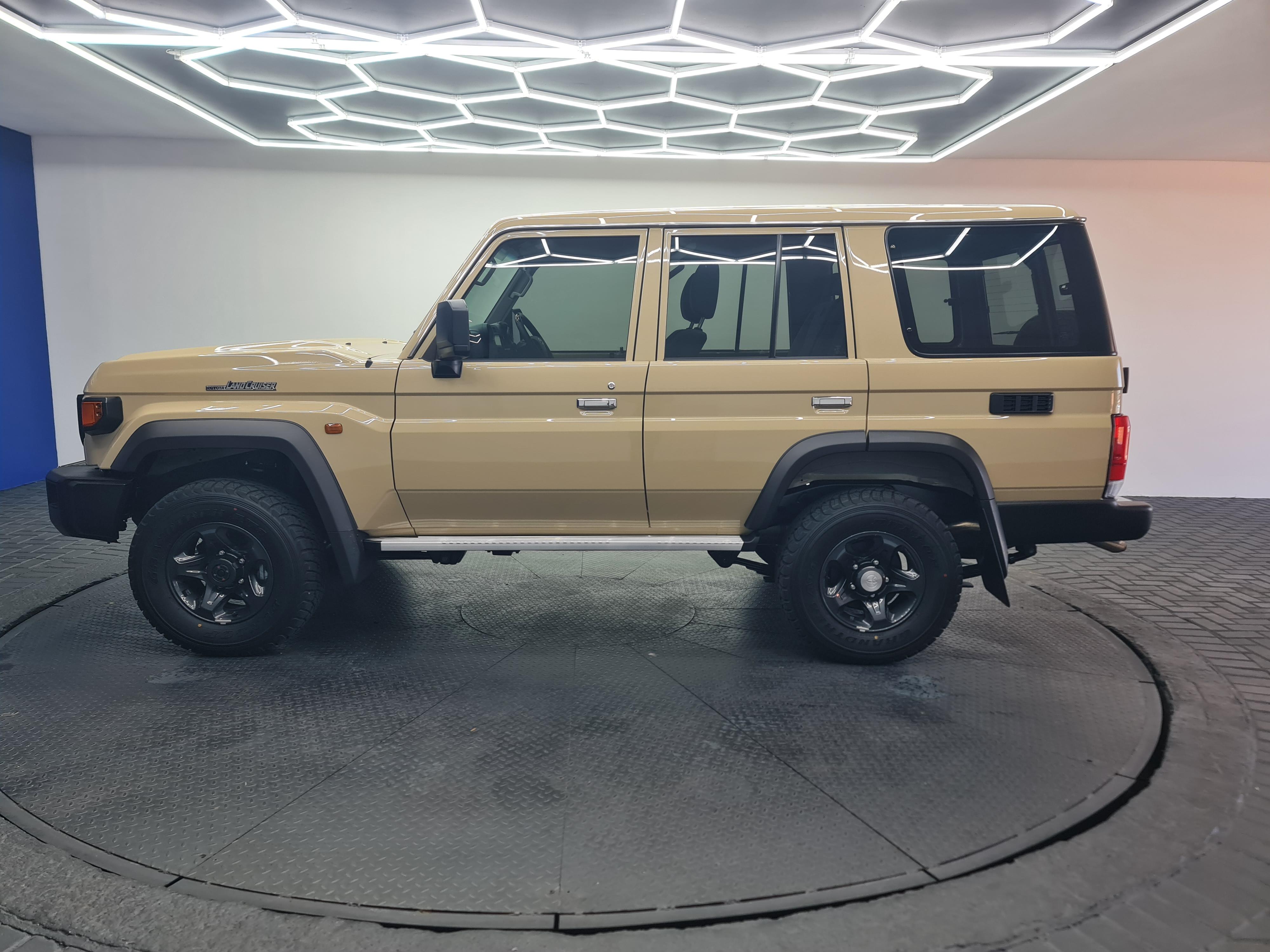 TOYOTA LANDCRUISER 70 LANDCRUISER 76 2.8 GD-6 S/W A/T - 7